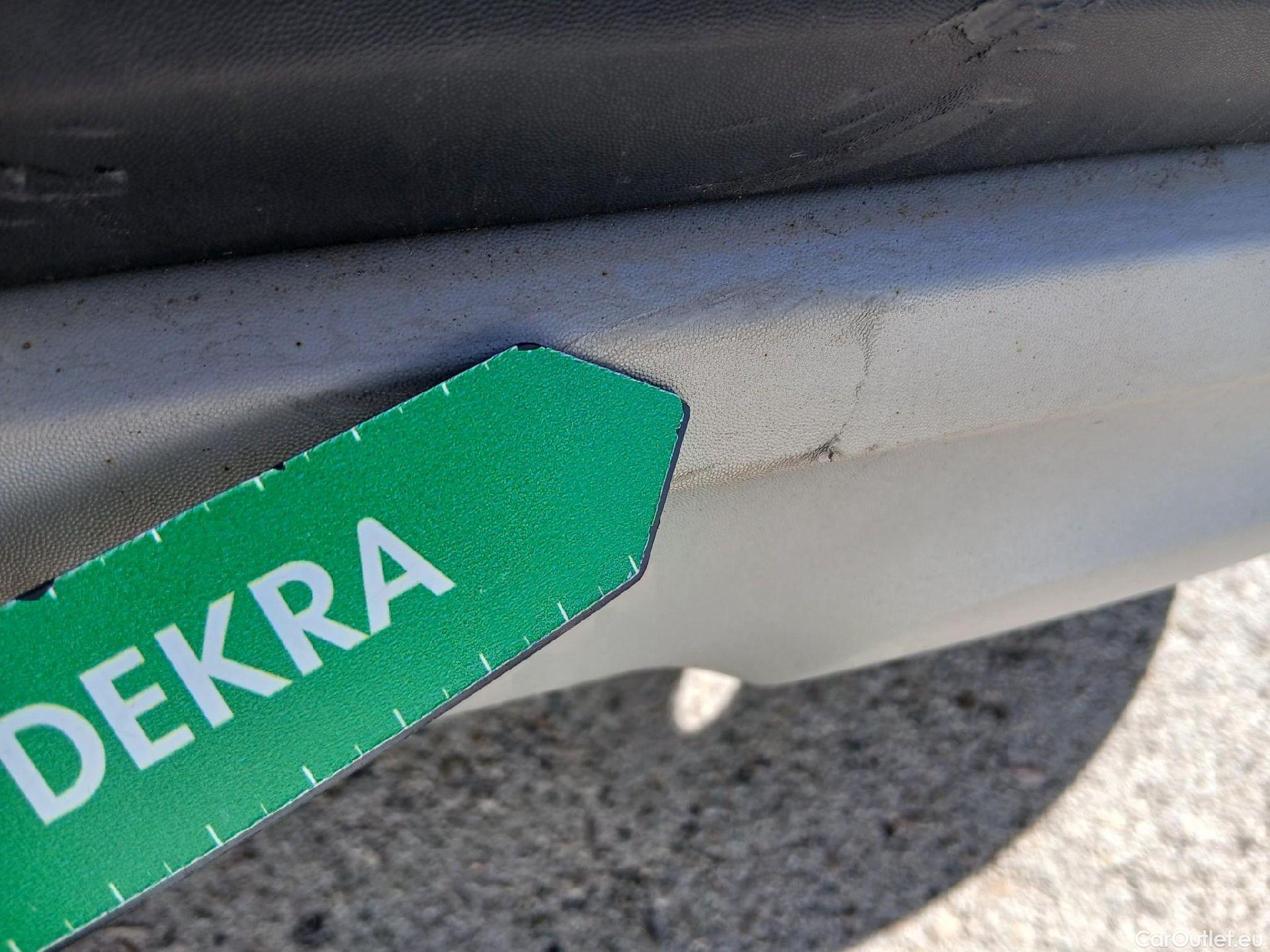  Renault  Captur RENAULT  / 2017 / 5P / crossover Zen TCe 66kW (90CV) -18 (CX) #44