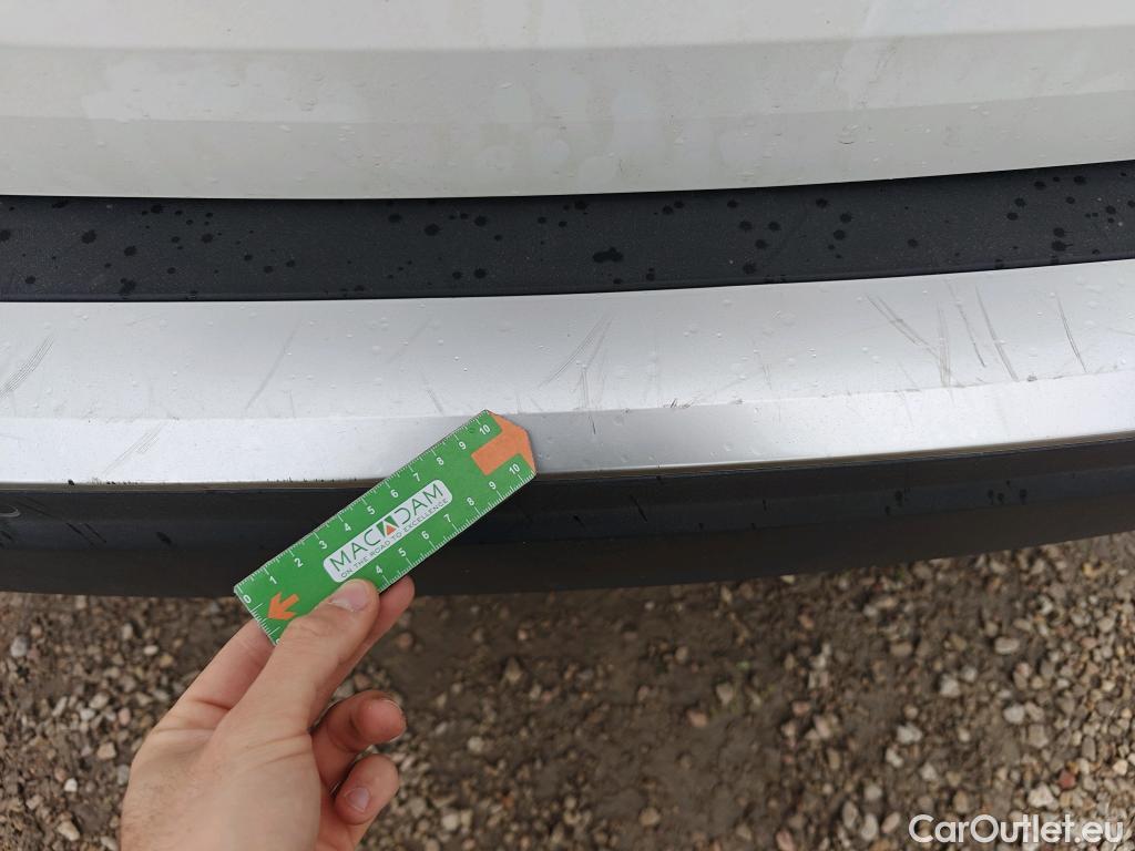  Peugeot  2008 PEUGEOT  / 2019 / 5P / todoterreno Allure Pack BlueHDI 81kW (110CV) (AC) #30