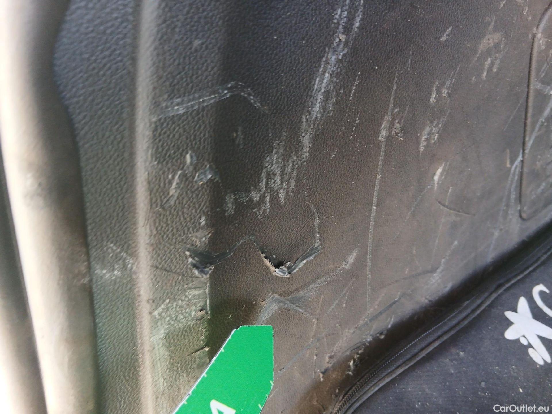  Renault  Captur RENAULT  / 2017 / 5P / crossover Zen TCe 66kW (90CV) -18 (CX) #52