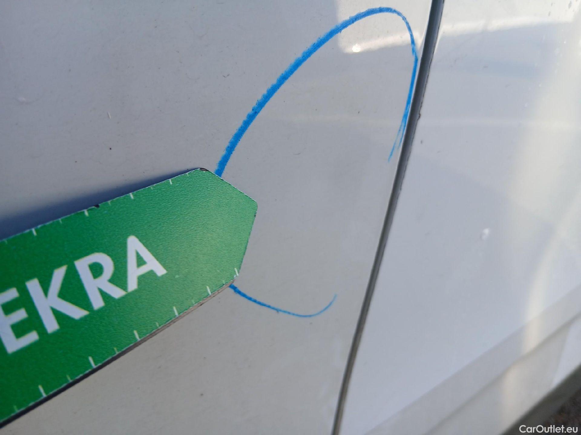  Renault  Clio RENAULT  / 2019 / 5P / berlina con portón Business TCe 74 kW (100CV) GLP #10