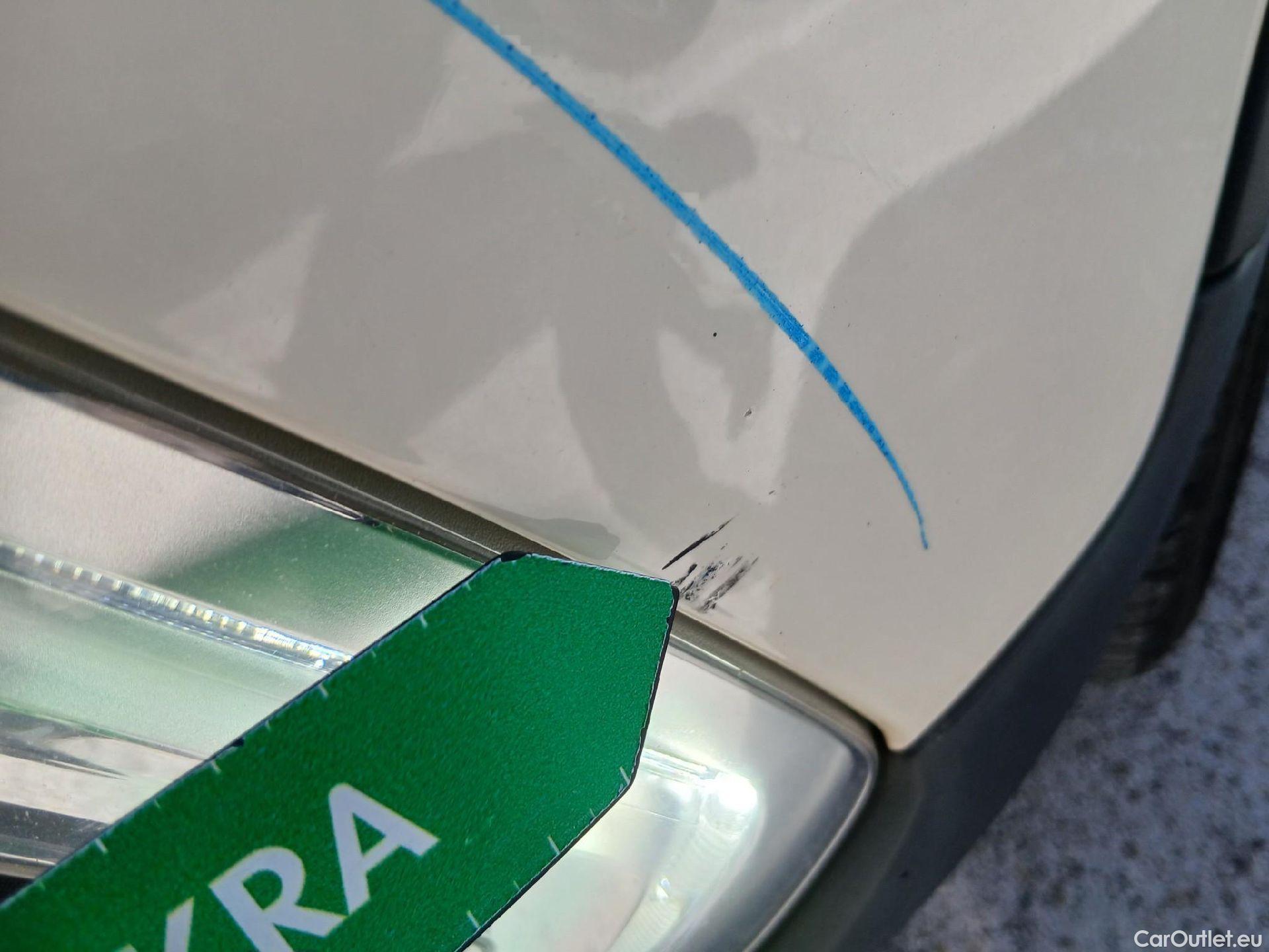  Renault  Captur RENAULT  / 2017 / 5P / crossover Zen TCe 66kW (90CV) -18 (CX) #6