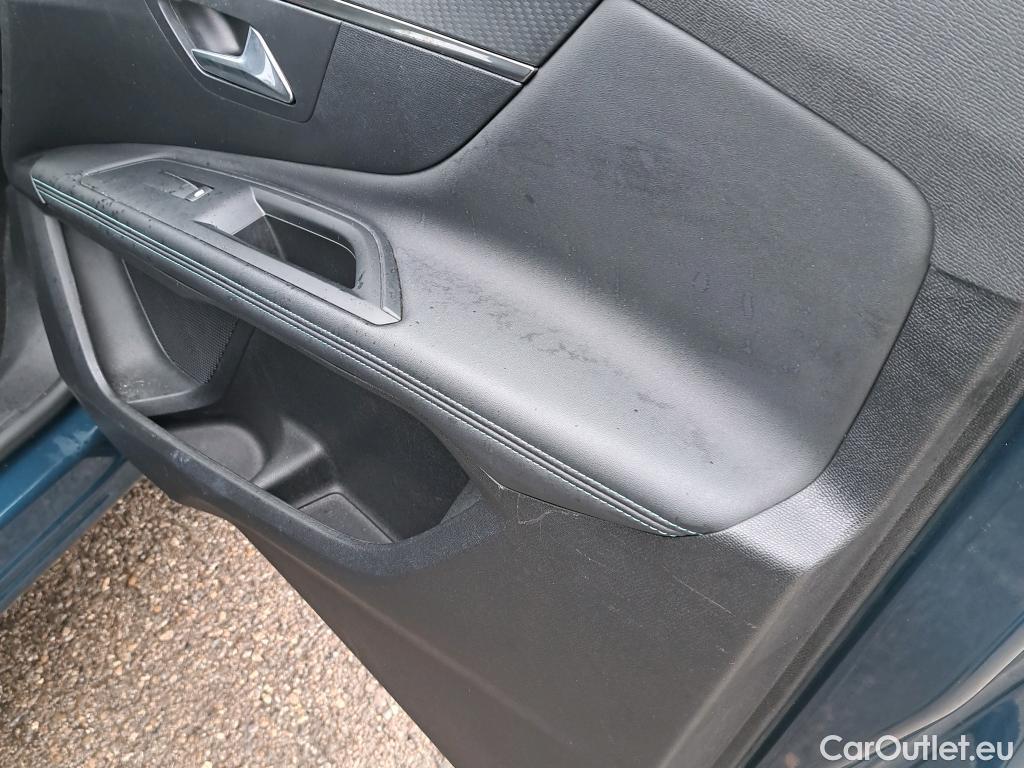  Peugeot  3008 PEUGEOT  / 2020 / 5P / todoterreno 1.5 BlueHDi 96kW (130CV) S&S Allure EAT8 #43