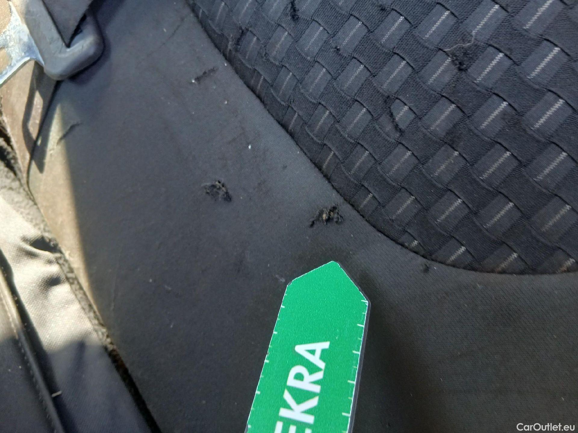  Renault  Captur RENAULT  / 2017 / 5P / crossover Zen TCe 66kW (90CV) -18 (CX) #31