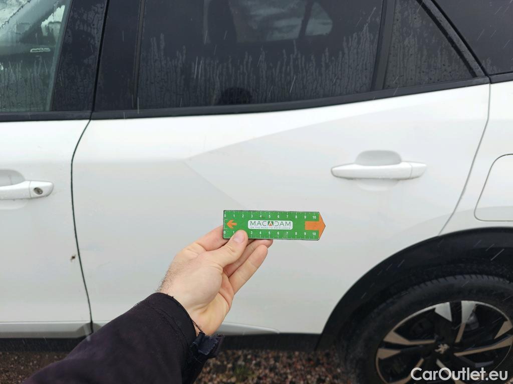  Peugeot  2008 PEUGEOT  / 2019 / 5P / todoterreno Allure Pack BlueHDI 81kW (110CV) (AC) #7