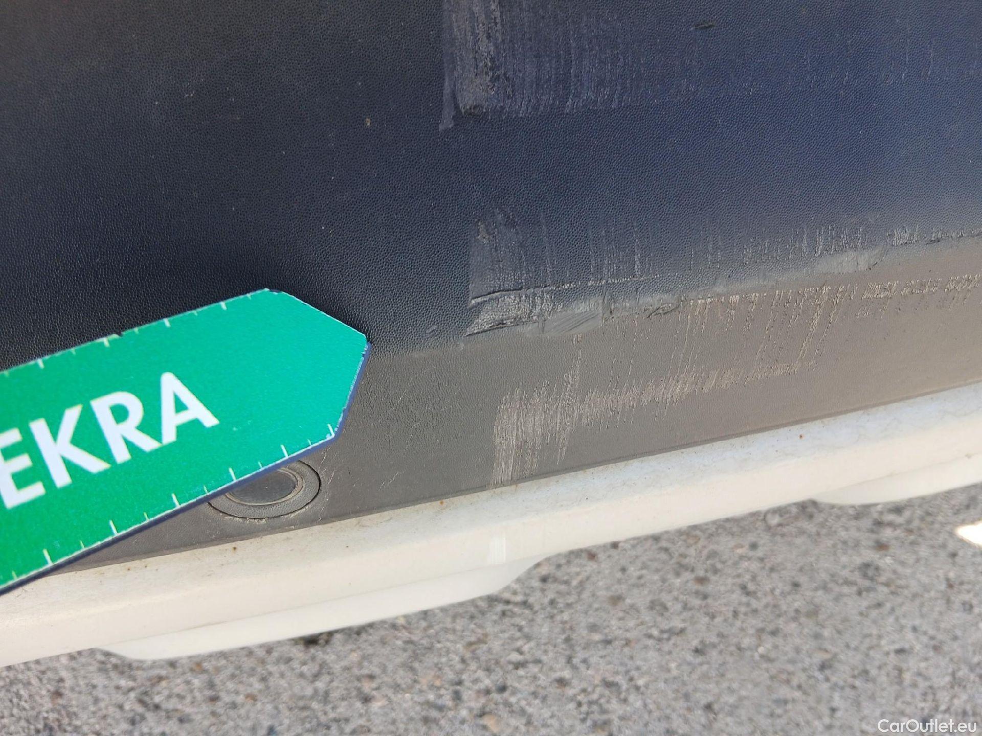  Renault  Captur RENAULT  / 2017 / 5P / crossover Zen TCe 66kW (90CV) -18 (CX) #41