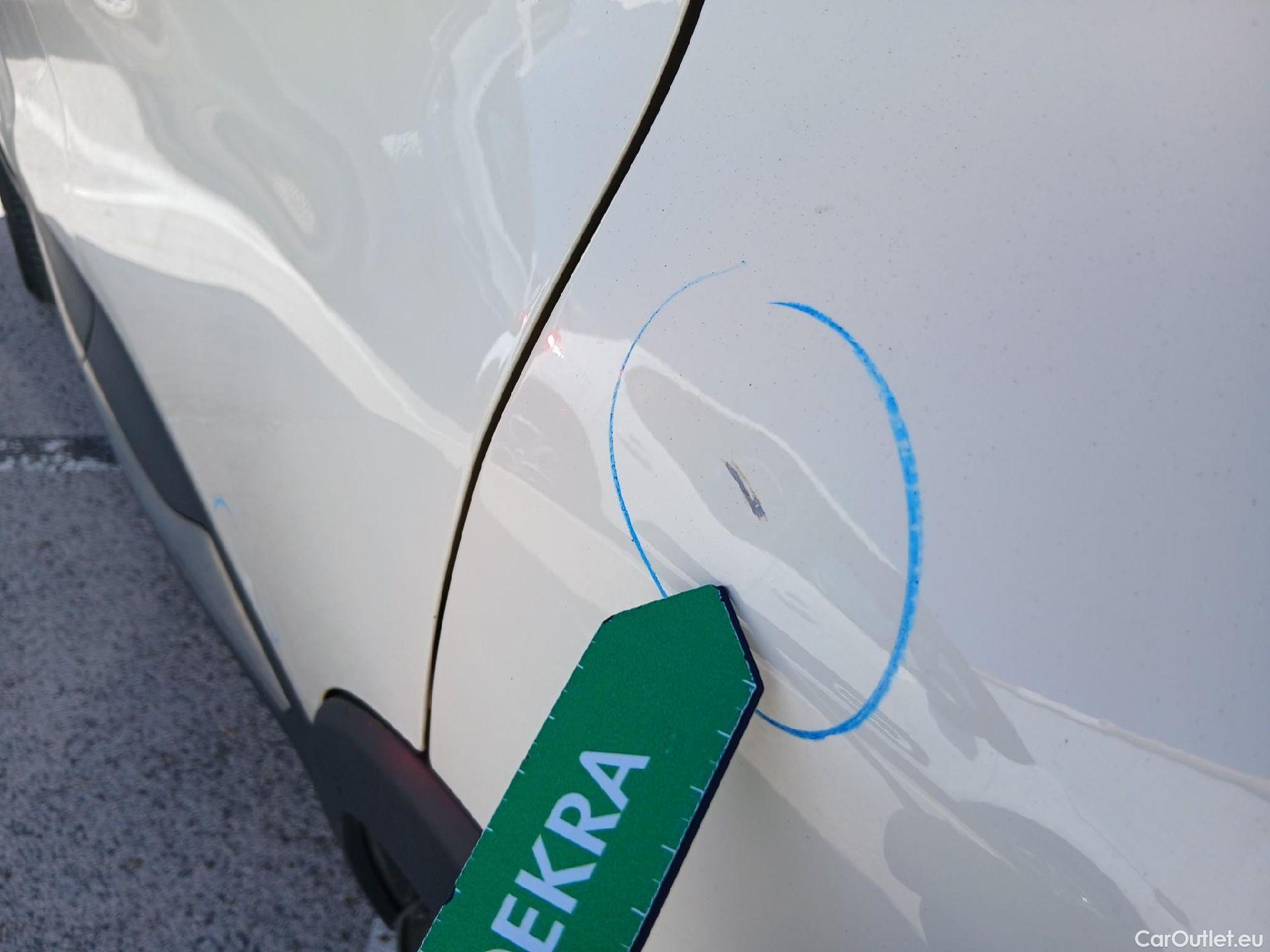  Renault  Captur RENAULT  / 2017 / 5P / crossover Zen TCe 66kW (90CV) -18 (CX) #16