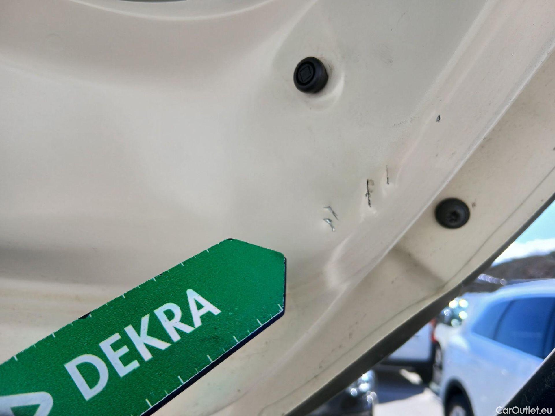  Renault  Captur RENAULT  / 2017 / 5P / crossover Zen TCe 66kW (90CV) -18 (CX) #84