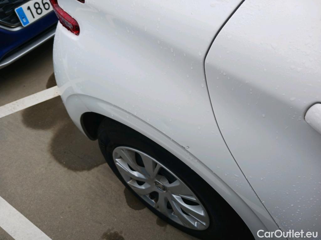  Peugeot  208 PEUGEOT  5p 1G berlina con portón 5P ACTIVE 1.6 BlueHDi 75 #1