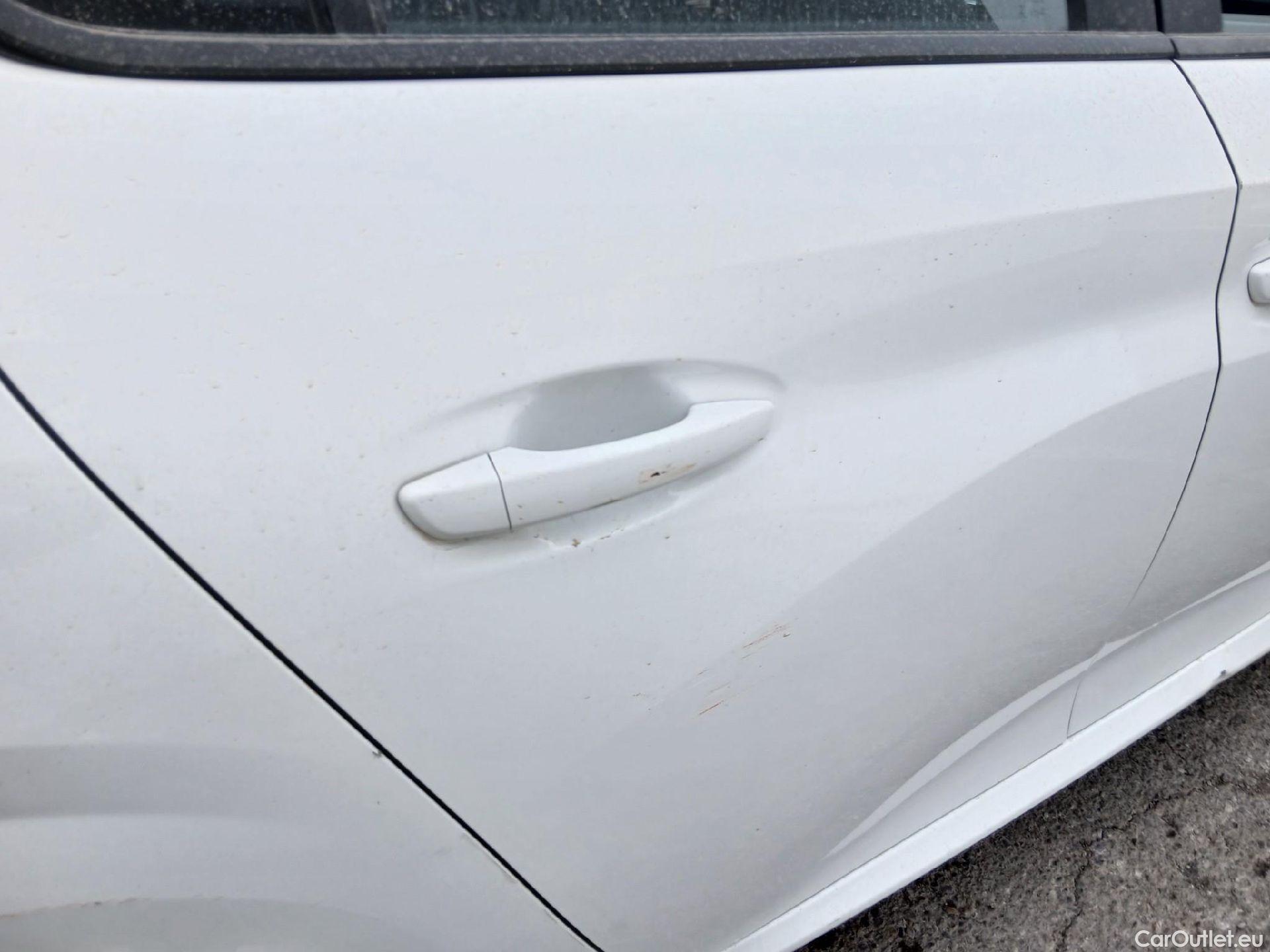  Peugeot  208 PEUGEOT  / 2019 / 5P / berlina con portón BlueHDi 73kW (100CV) Active Pack (AC2) #22