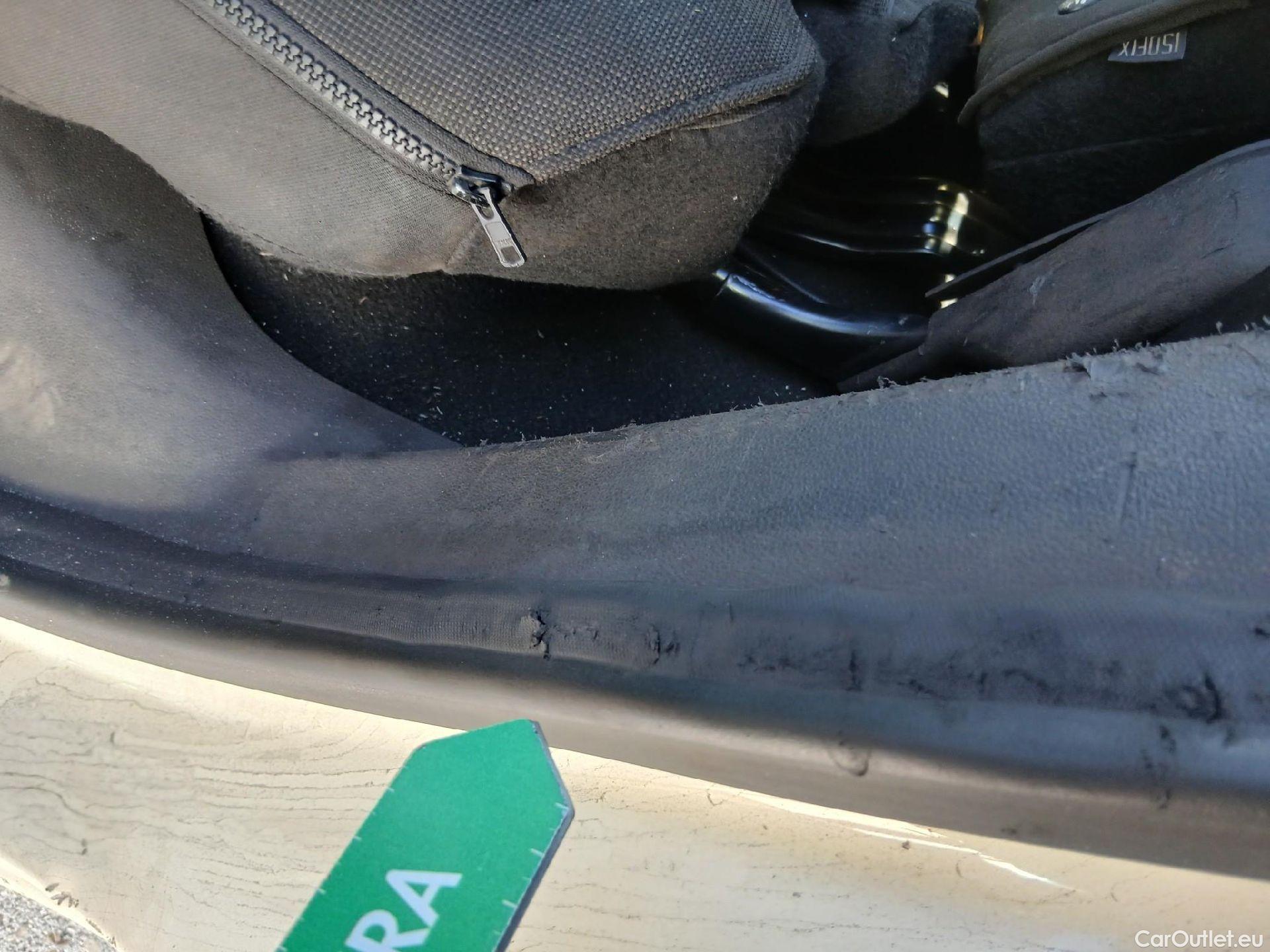  Renault  Captur RENAULT  / 2017 / 5P / crossover Zen TCe 66kW (90CV) -18 (CX) #19