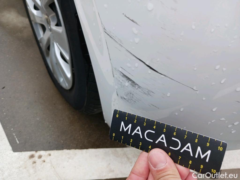  Peugeot  208 PEUGEOT  5p 1G berlina con portón 5P ACTIVE 1.6 BlueHDi 75 #4