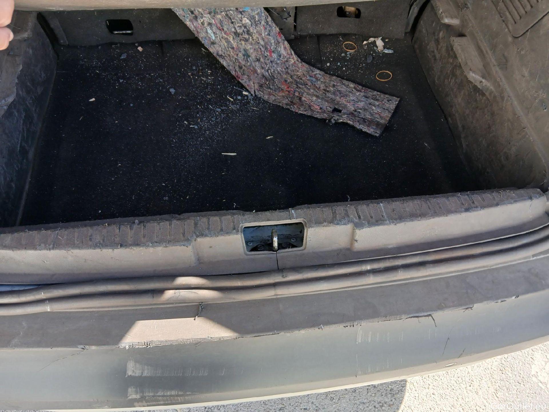  Renault  Captur RENAULT  / 2017 / 5P / crossover Zen TCe 66kW (90CV) -18 (CX) #53