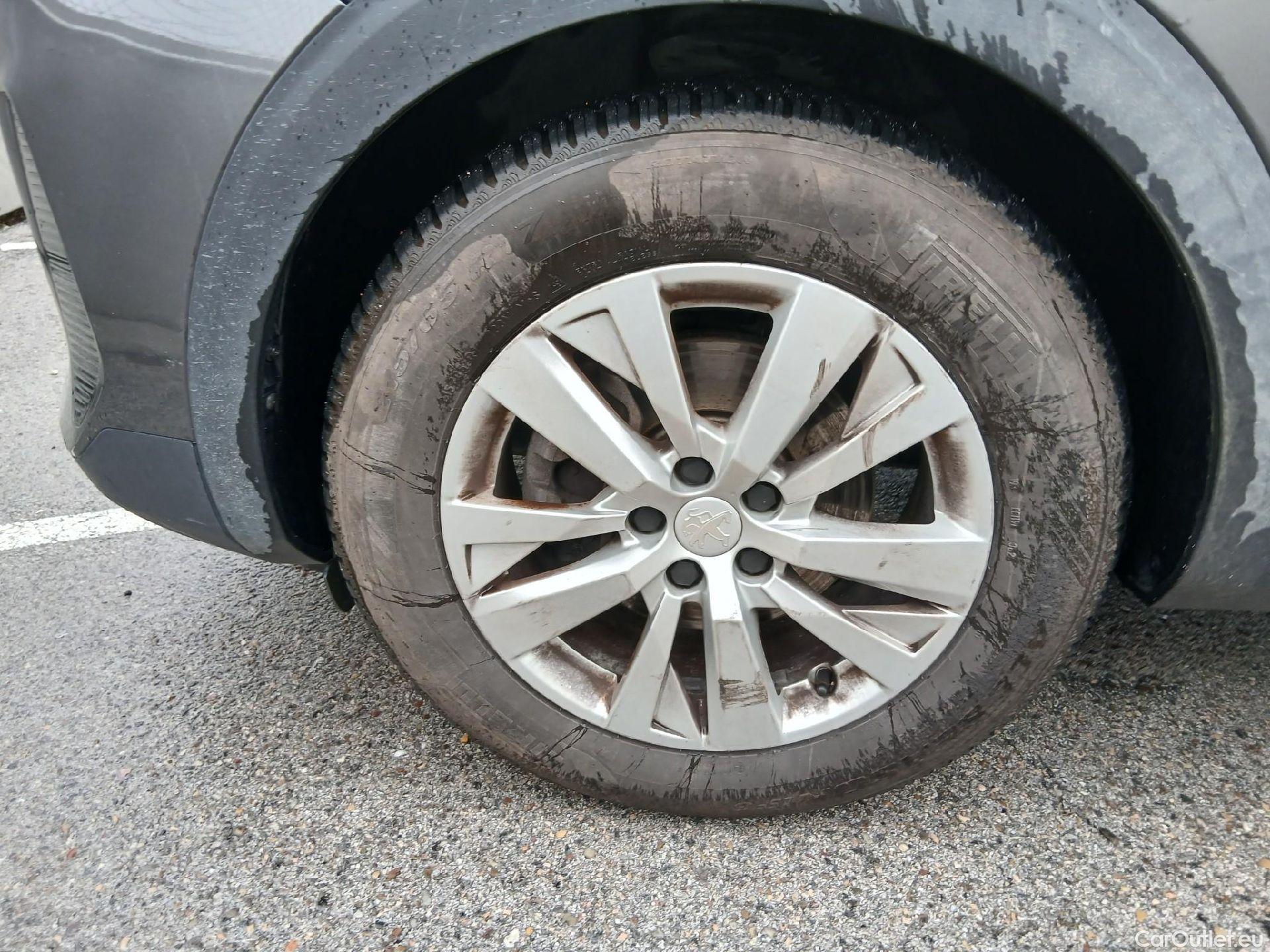  Peugeot  3008 PEUGEOT  / 2020 / 5P / todoterreno 1.5 BlueHDi 96kW (130CV) S&S Active Pack (AC3) #7