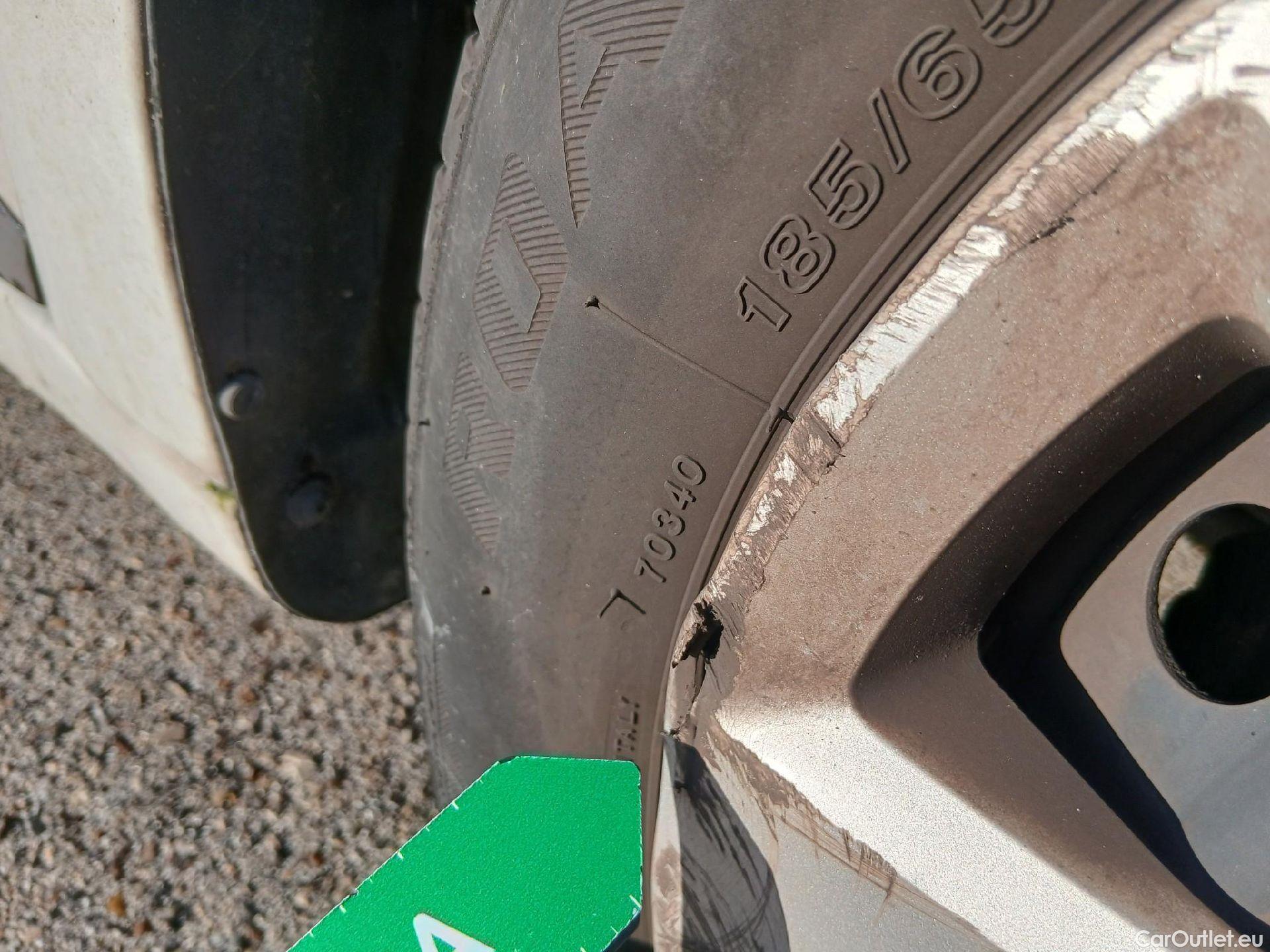  Renault  Clio RENAULT  / 2019 / 5P / berlina con portón Business TCe 74 kW (100CV) GLP #28