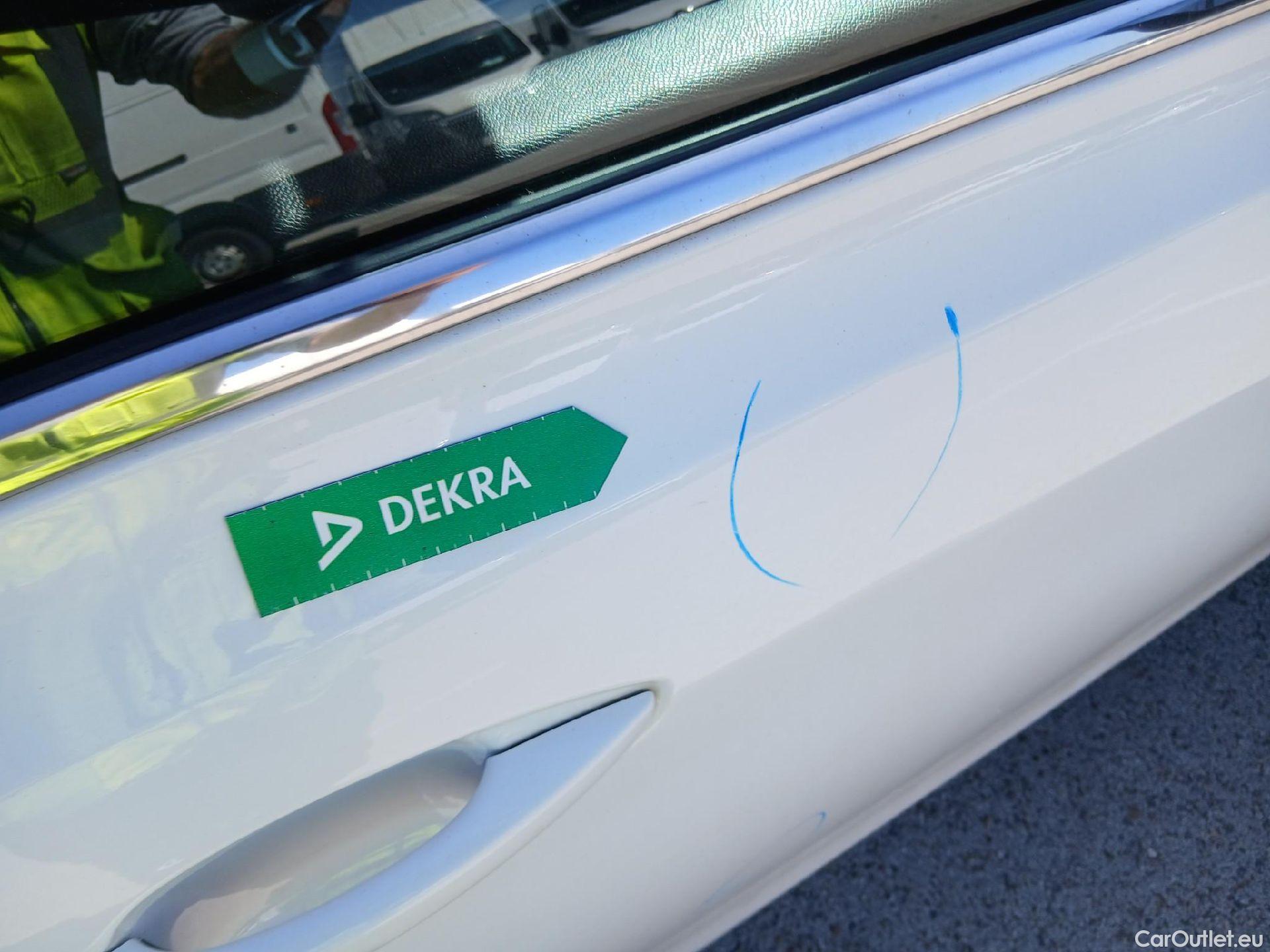  Peugeot  308 PEUGEOT  / 2017 / 5P / berlina con portón 5p Allure PureTech 130 S&S (CX) #33