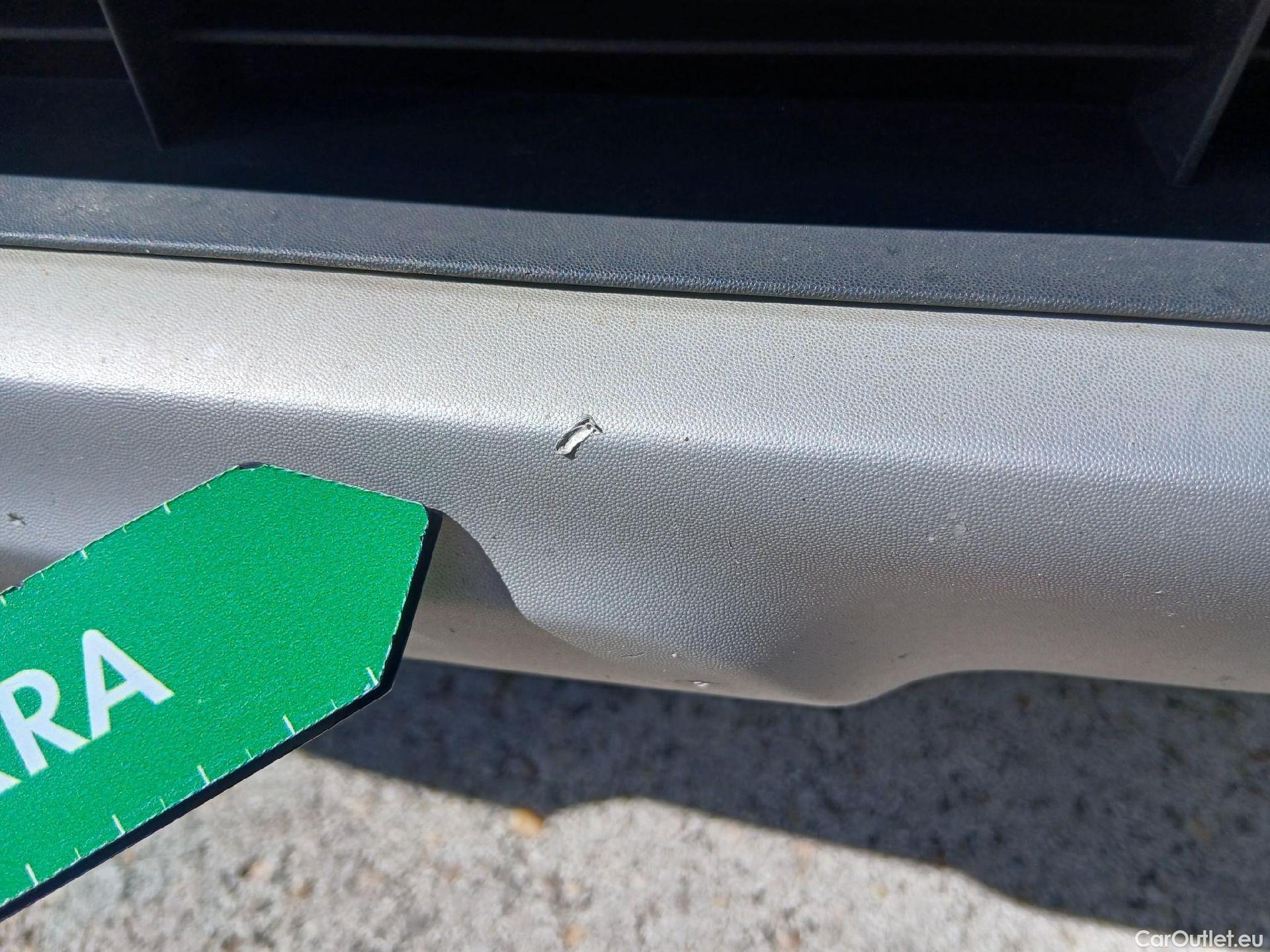  Renault  Captur RENAULT  / 2017 / 5P / crossover Zen TCe 66kW (90CV) -18 (CX) #4