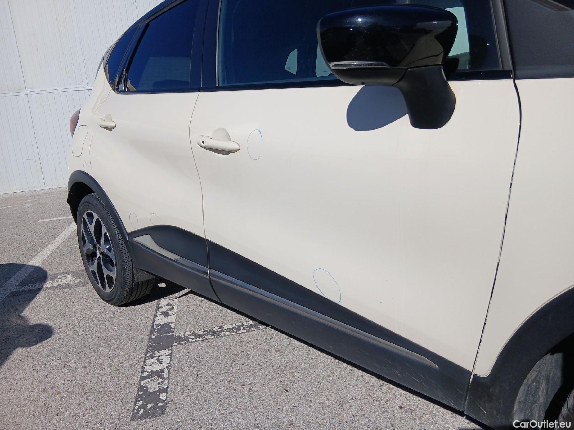  Renault  Captur RENAULT  / 2017 / 5P / crossover Zen TCe 66kW (90CV) -18 (CX) #76