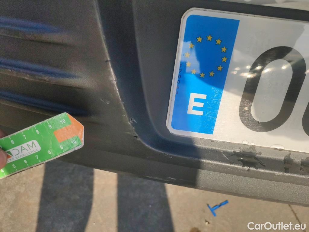  Renault  Clio RENAULT  / 2016 / 5P / berlina con portón Business TCe 66kW (90CV) GLP -18 #18