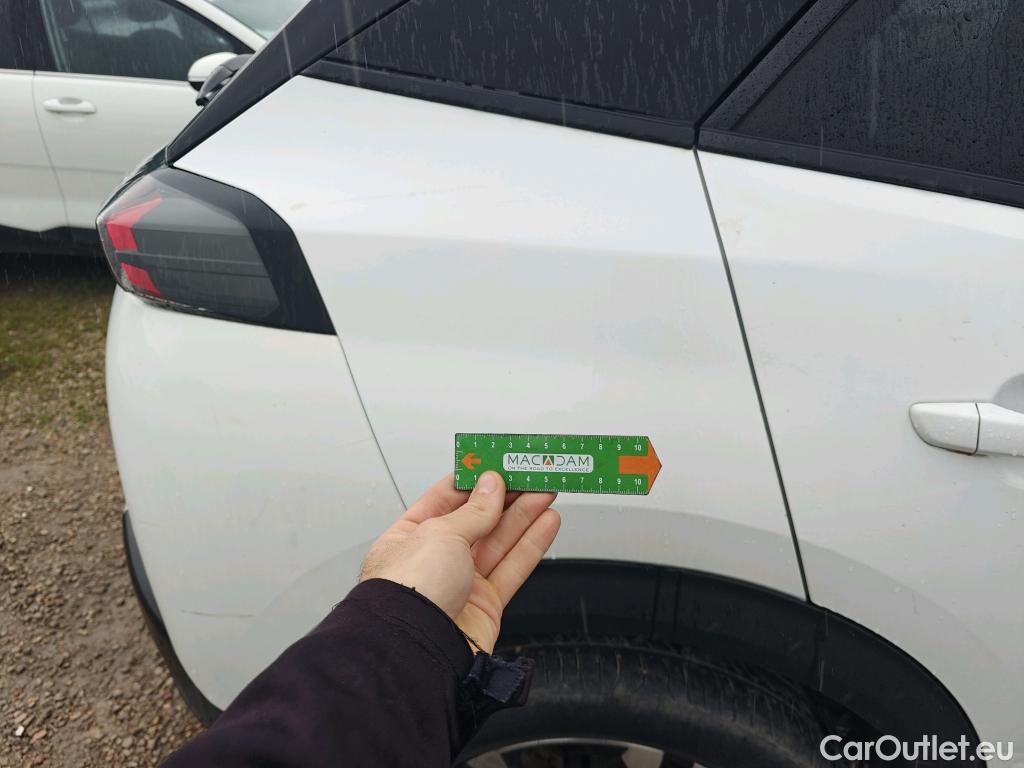  Peugeot  2008 PEUGEOT  / 2019 / 5P / todoterreno Allure Pack BlueHDI 81kW (110CV) (AC) #12