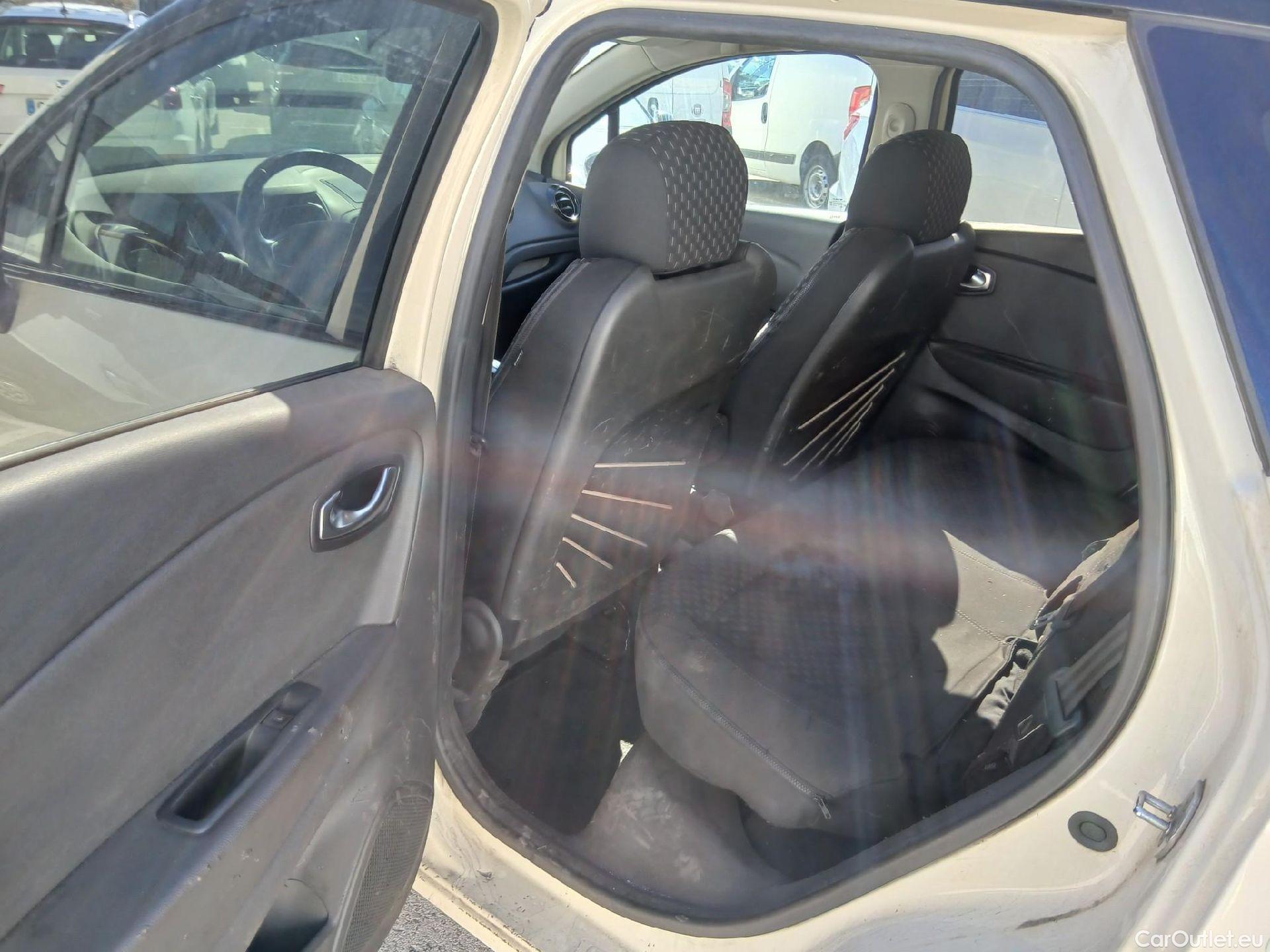  Renault  Captur RENAULT  / 2017 / 5P / crossover Zen TCe 66kW (90CV) -18 (CX) #20