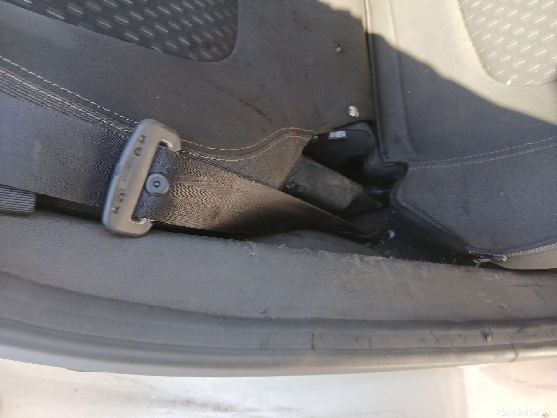  Renault  Captur RENAULT  / 2017 / 5P / crossover Zen TCe 66kW (90CV) -18 (CX) #66