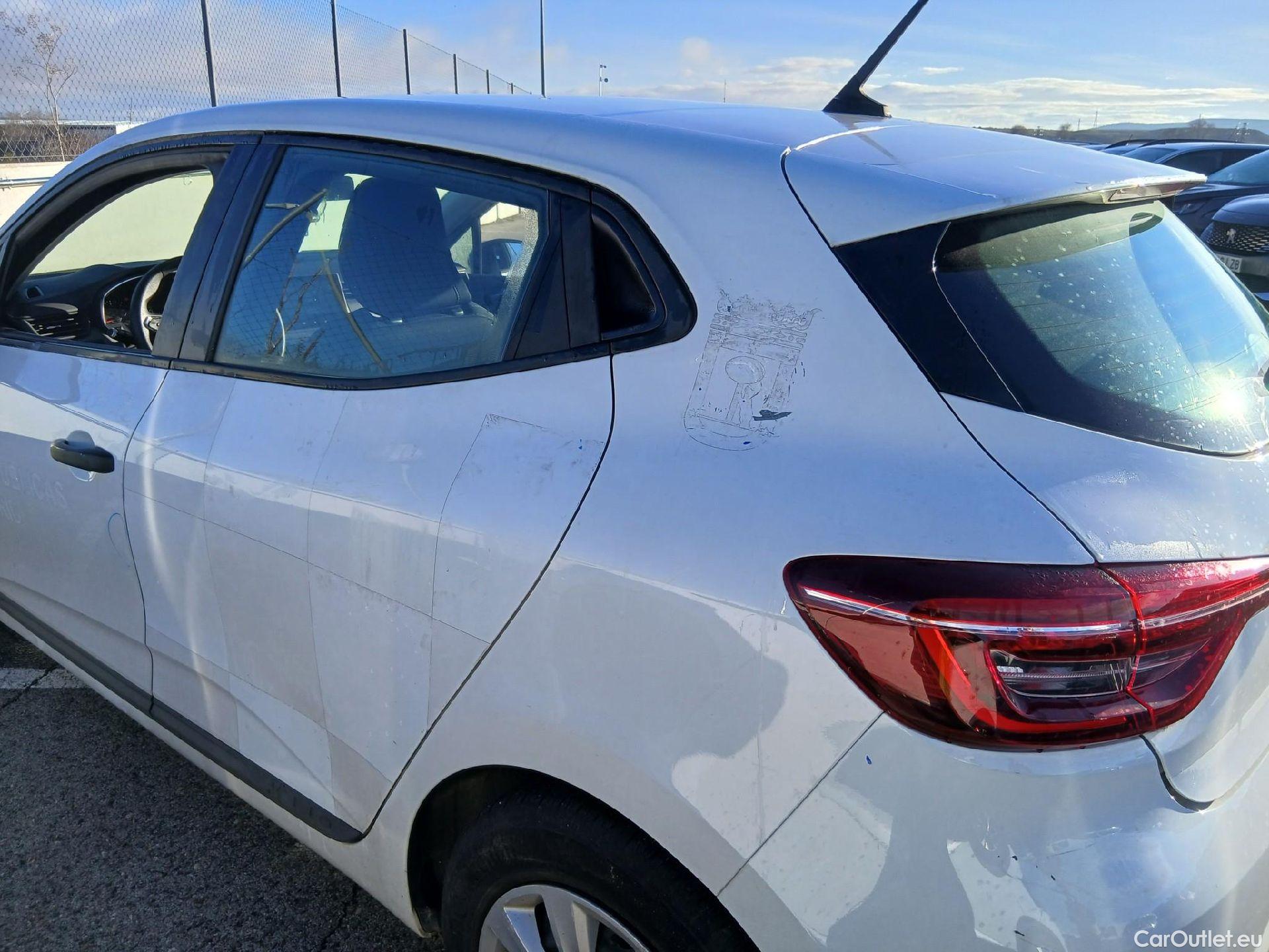  Renault  Clio RENAULT  / 2019 / 5P / berlina con portón Business TCe 74 kW (100CV) GLP #17