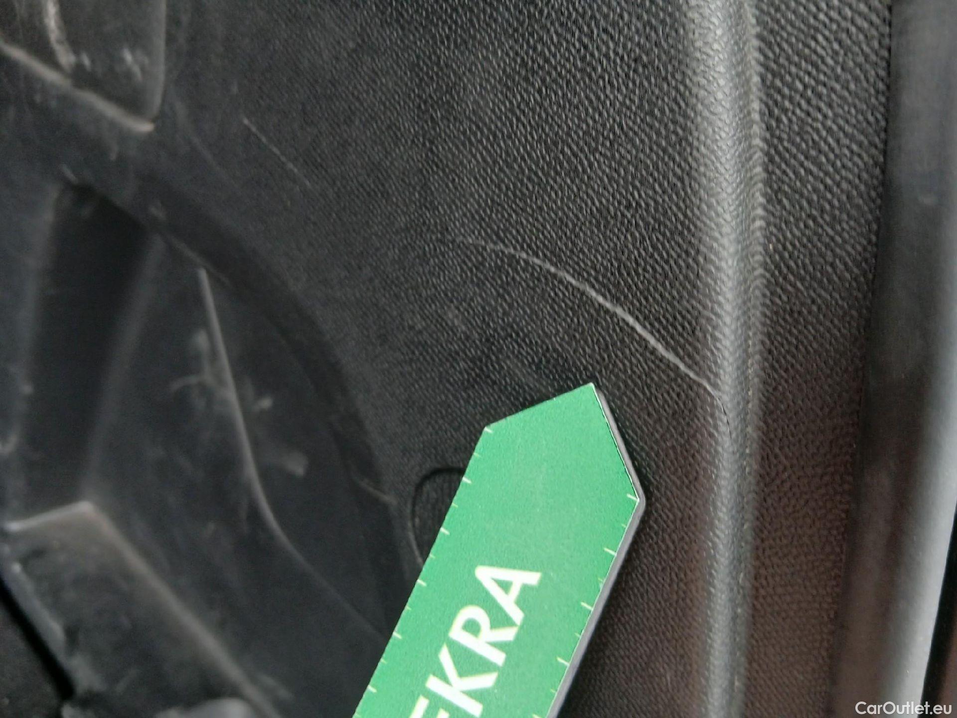  Peugeot  3008 PEUGEOT  / 2020 / 5P / todoterreno 1.5 BlueHDi 96kW (130CV) S&S Active Pack (AC3) #25