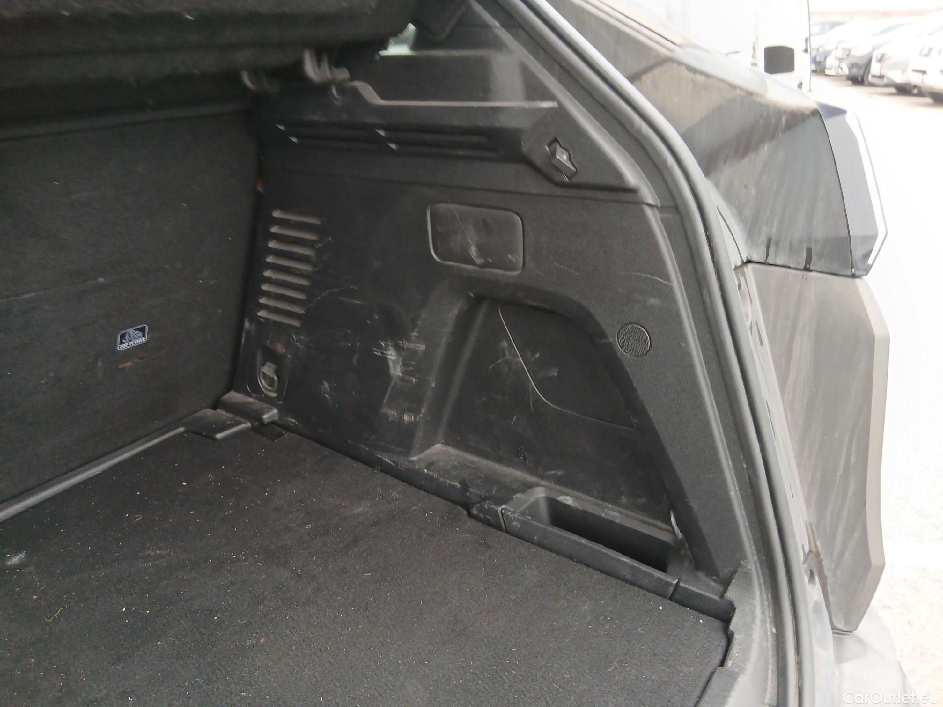  Peugeot  3008 PEUGEOT  / 2020 / 5P / todoterreno 1.5 BlueHDi 96kW (130CV) S&S Active Pack (AC3) #26