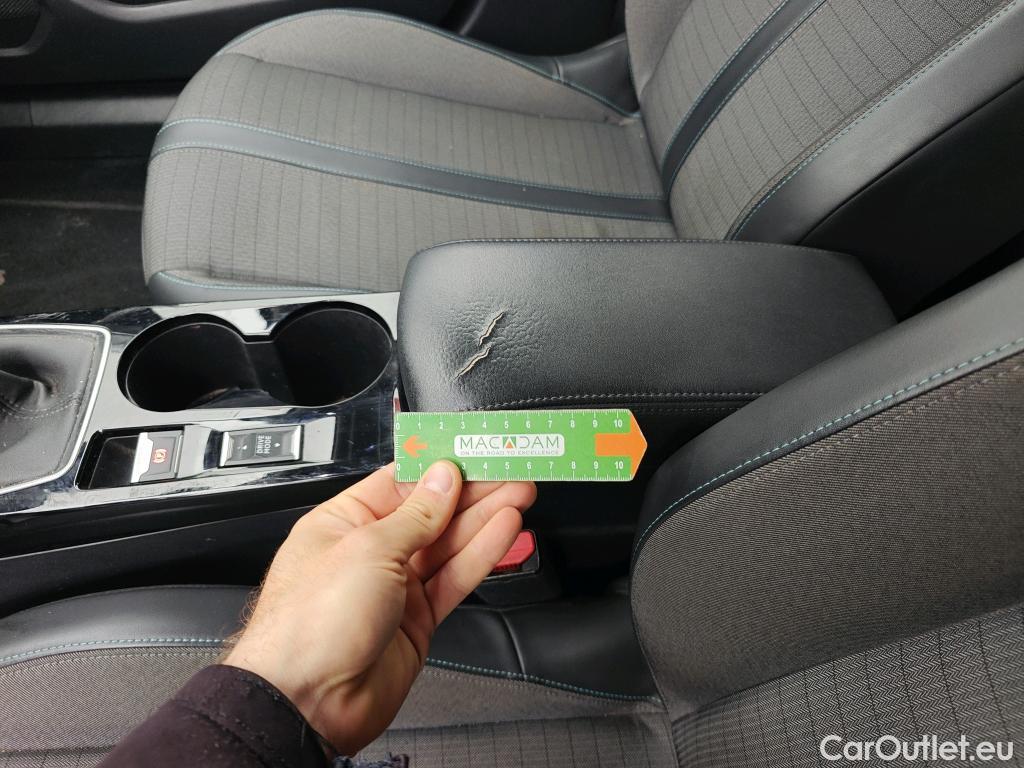  Peugeot  2008 PEUGEOT  / 2019 / 5P / todoterreno Allure Pack BlueHDI 81kW (110CV) (AC) #10