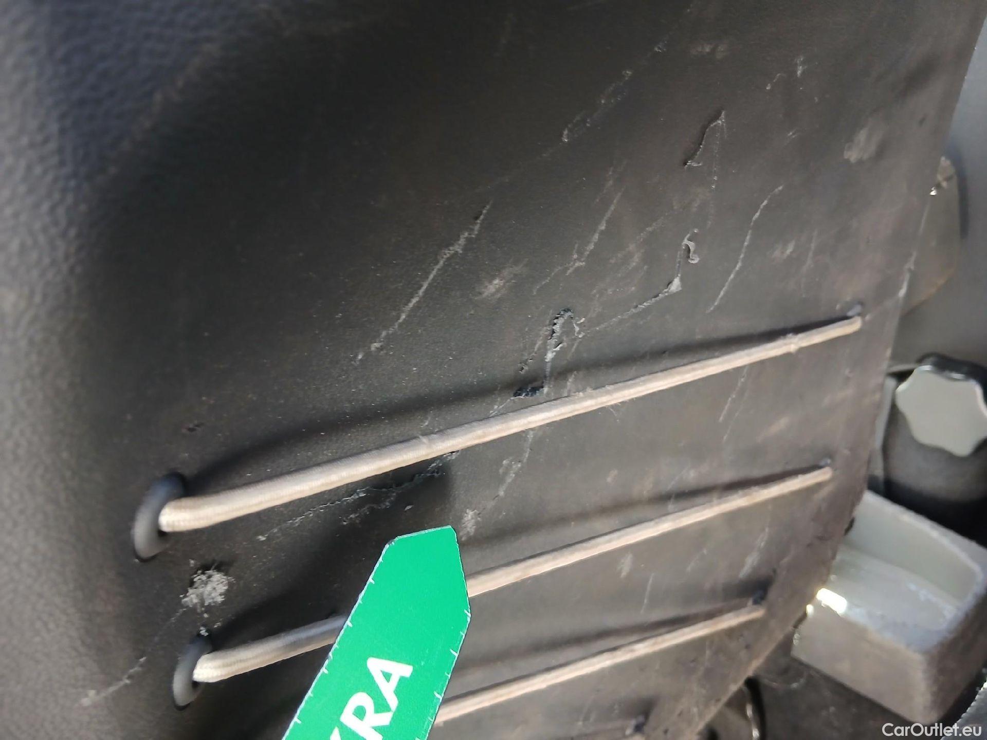  Renault  Captur RENAULT  / 2017 / 5P / crossover Zen TCe 66kW (90CV) -18 (CX) #22