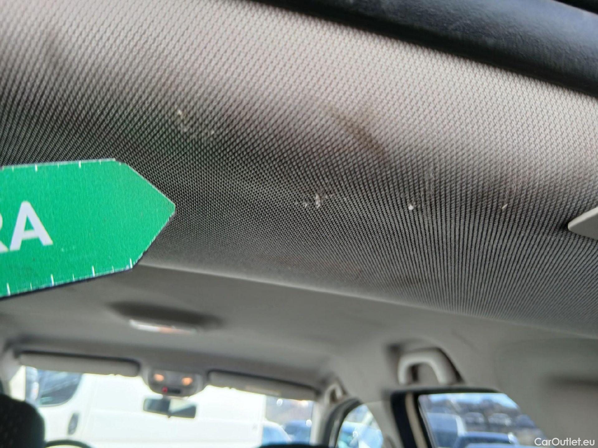  Renault  Captur RENAULT  / 2017 / 5P / crossover Zen TCe 66kW (90CV) -18 (CX) #88