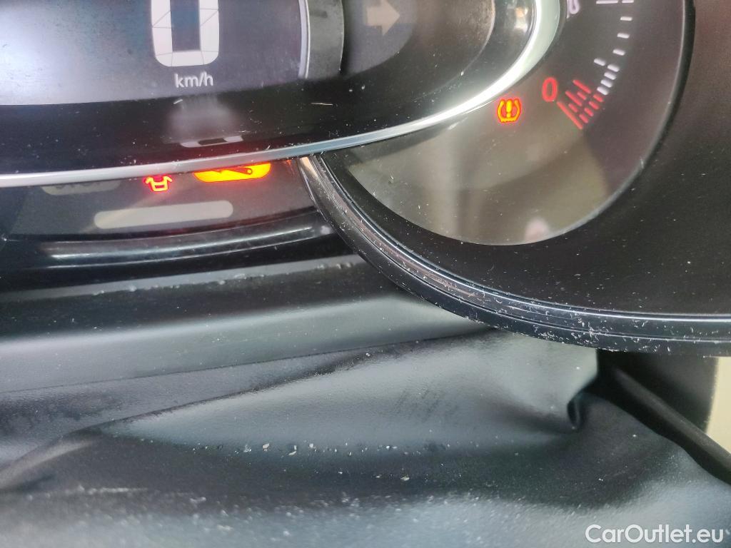  Renault  Clio RENAULT  / 2016 / 5P / berlina con portón Business TCe 66kW (90CV) GLP -18 #32