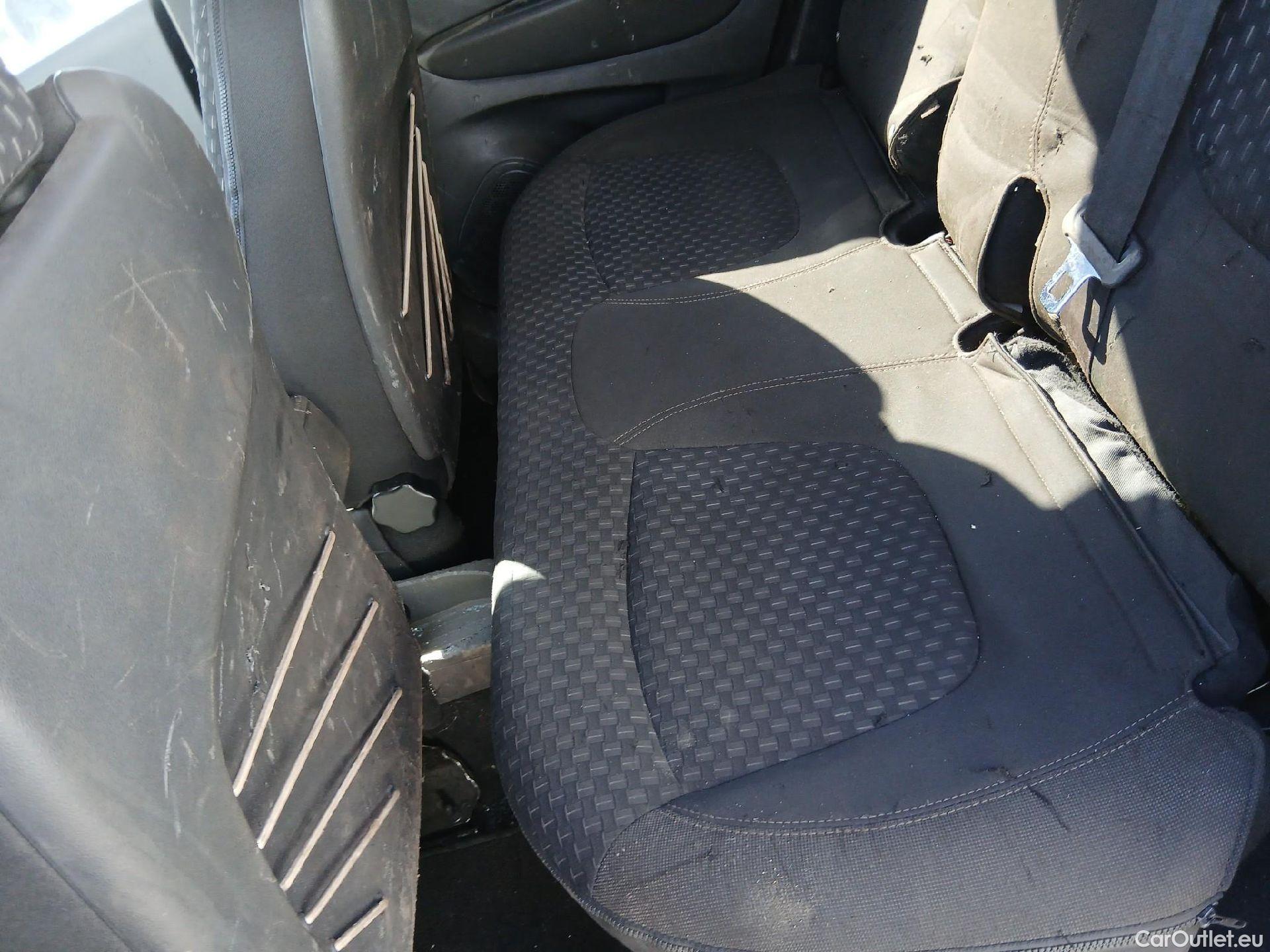  Renault  Captur RENAULT  / 2017 / 5P / crossover Zen TCe 66kW (90CV) -18 (CX) #24