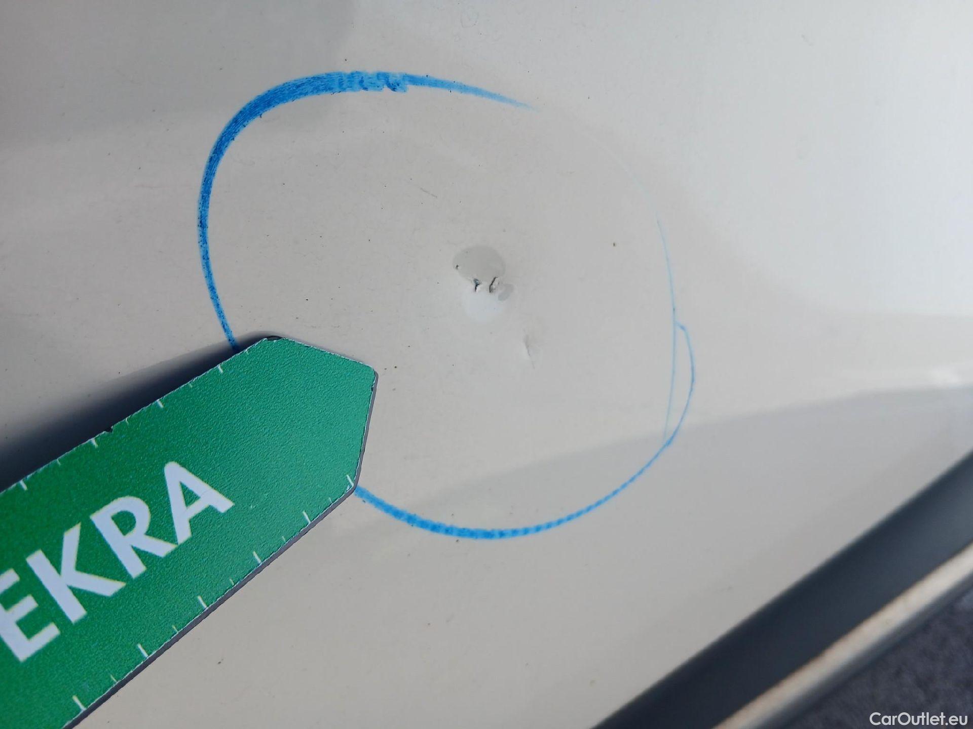  Renault  Captur RENAULT  / 2017 / 5P / crossover Zen TCe 66kW (90CV) -18 (CX) #9