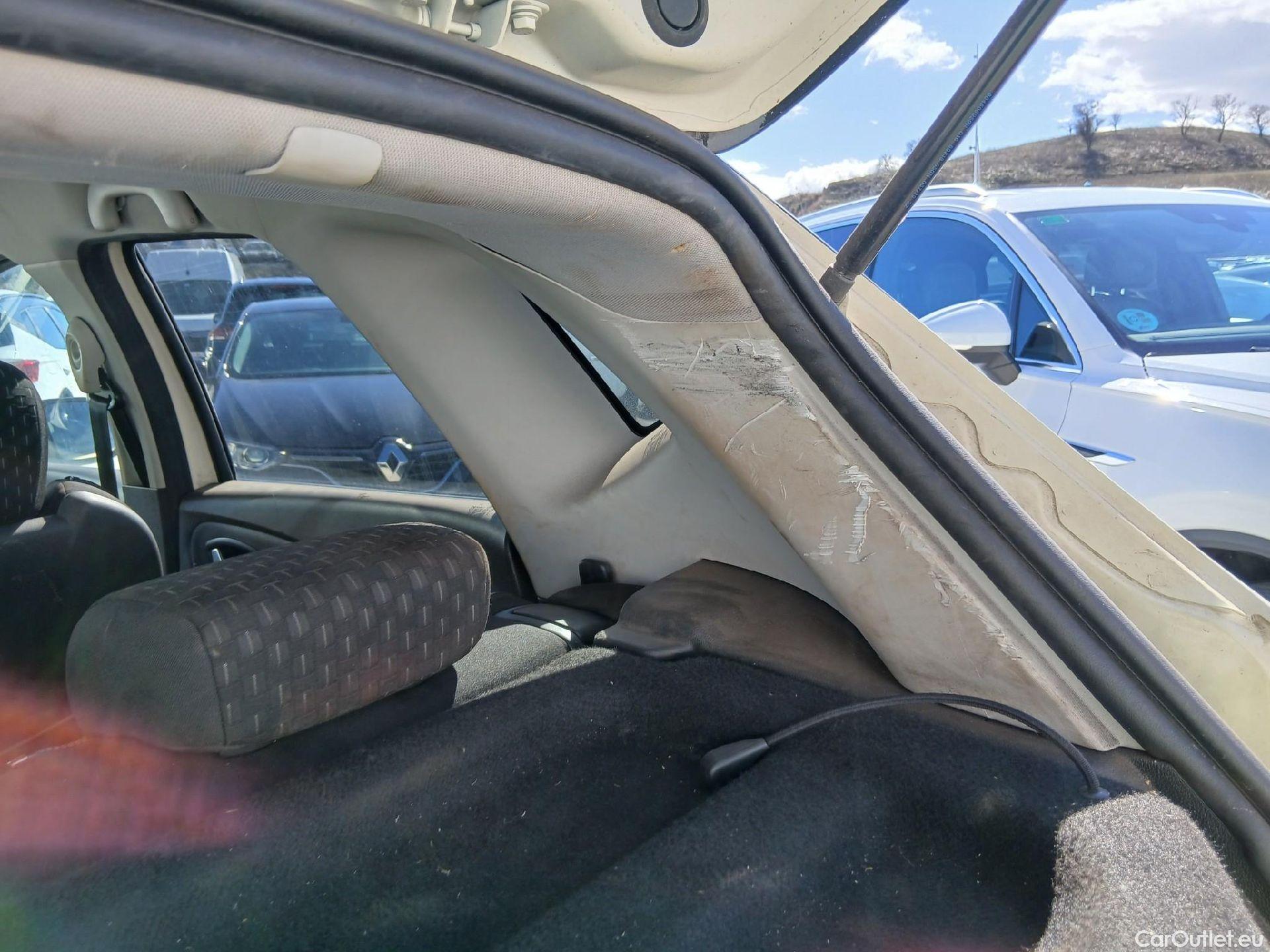  Renault  Captur RENAULT  / 2017 / 5P / crossover Zen TCe 66kW (90CV) -18 (CX) #87