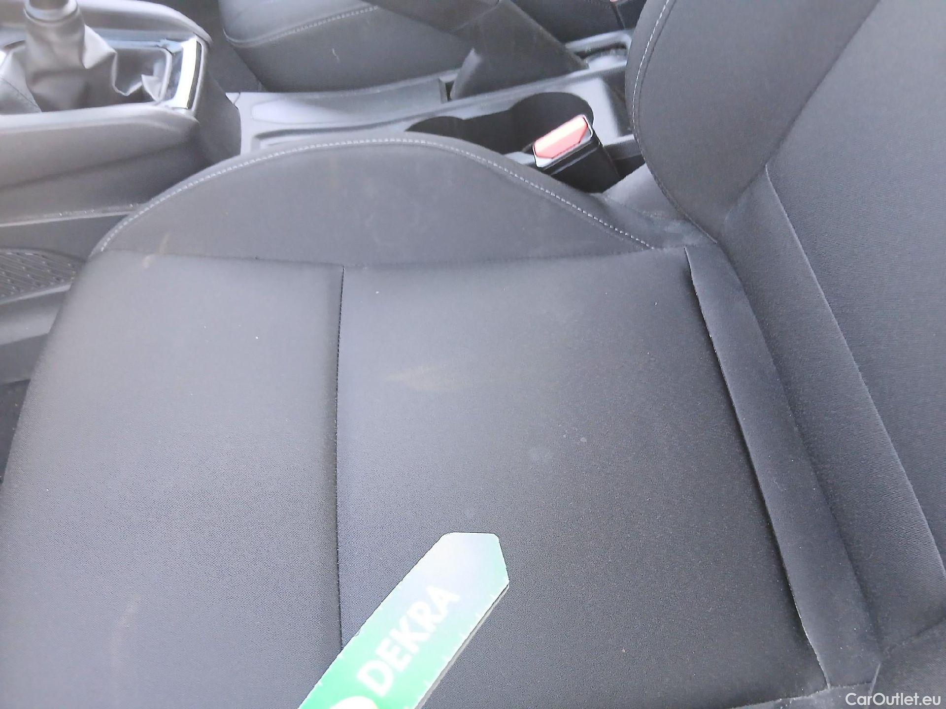  Renault  Clio RENAULT  / 2019 / 5P / berlina con portón Business TCe 74 kW (100CV) GLP #11