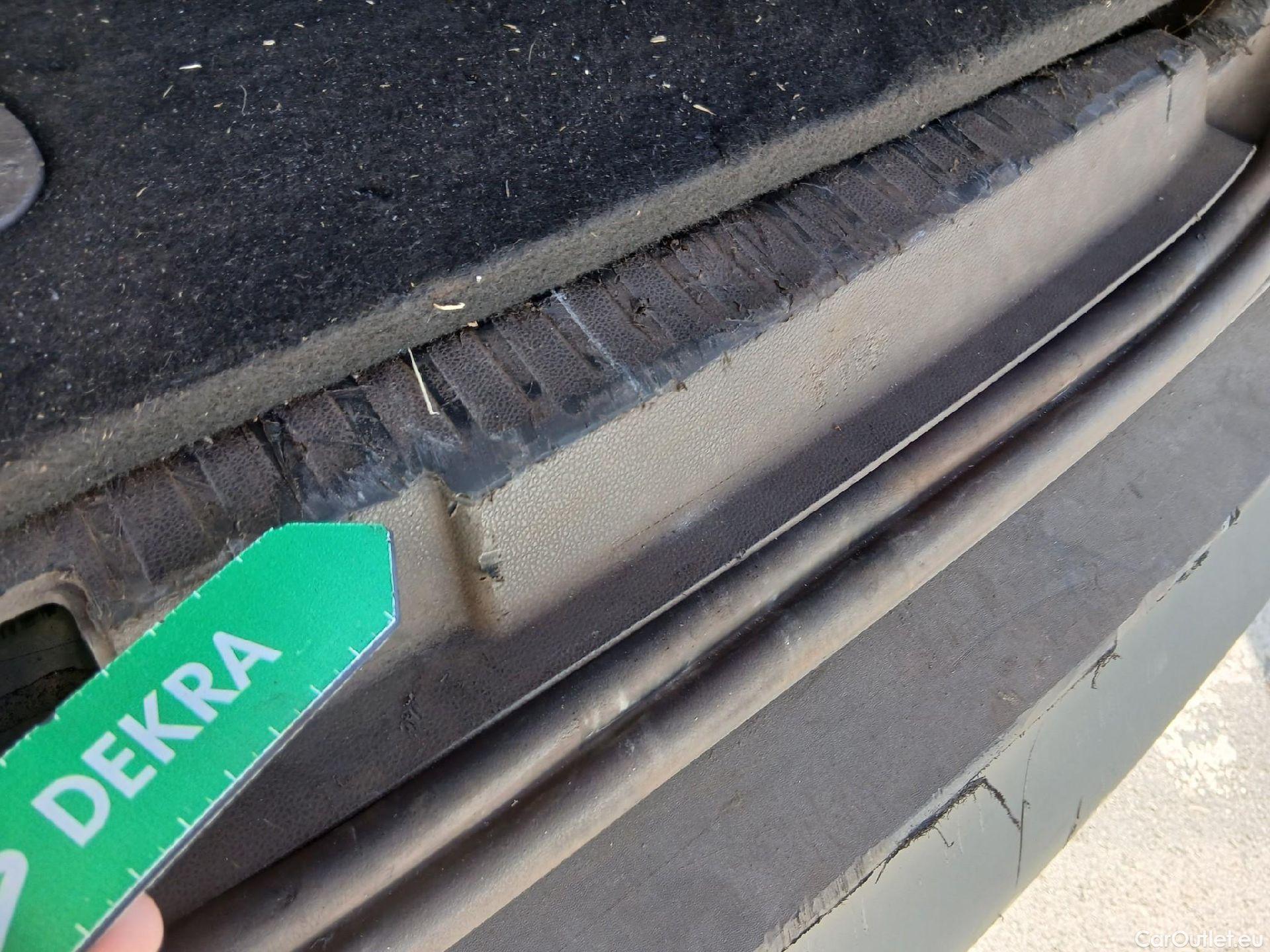  Renault  Captur RENAULT  / 2017 / 5P / crossover Zen TCe 66kW (90CV) -18 (CX) #54