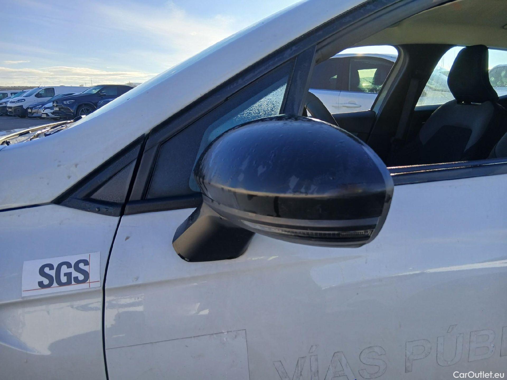  Renault  Clio RENAULT  / 2019 / 5P / berlina con portón Business TCe 74 kW (100CV) GLP #14