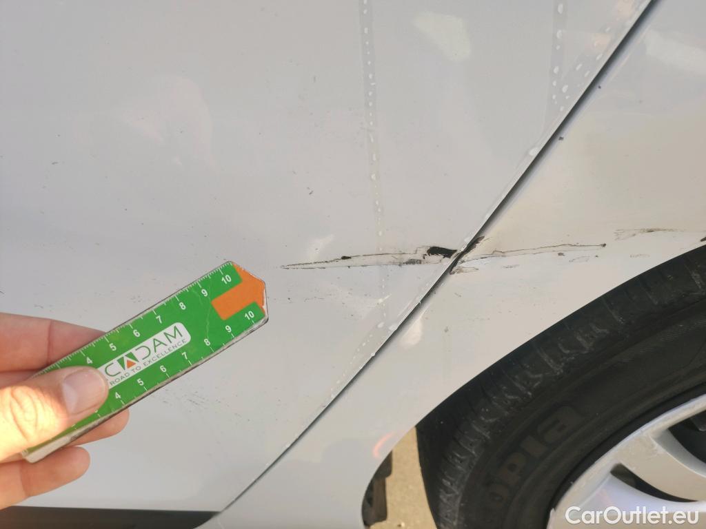  Renault  Clio RENAULT  / 2016 / 5P / berlina con portón Business TCe 66kW (90CV) GLP -18 #4