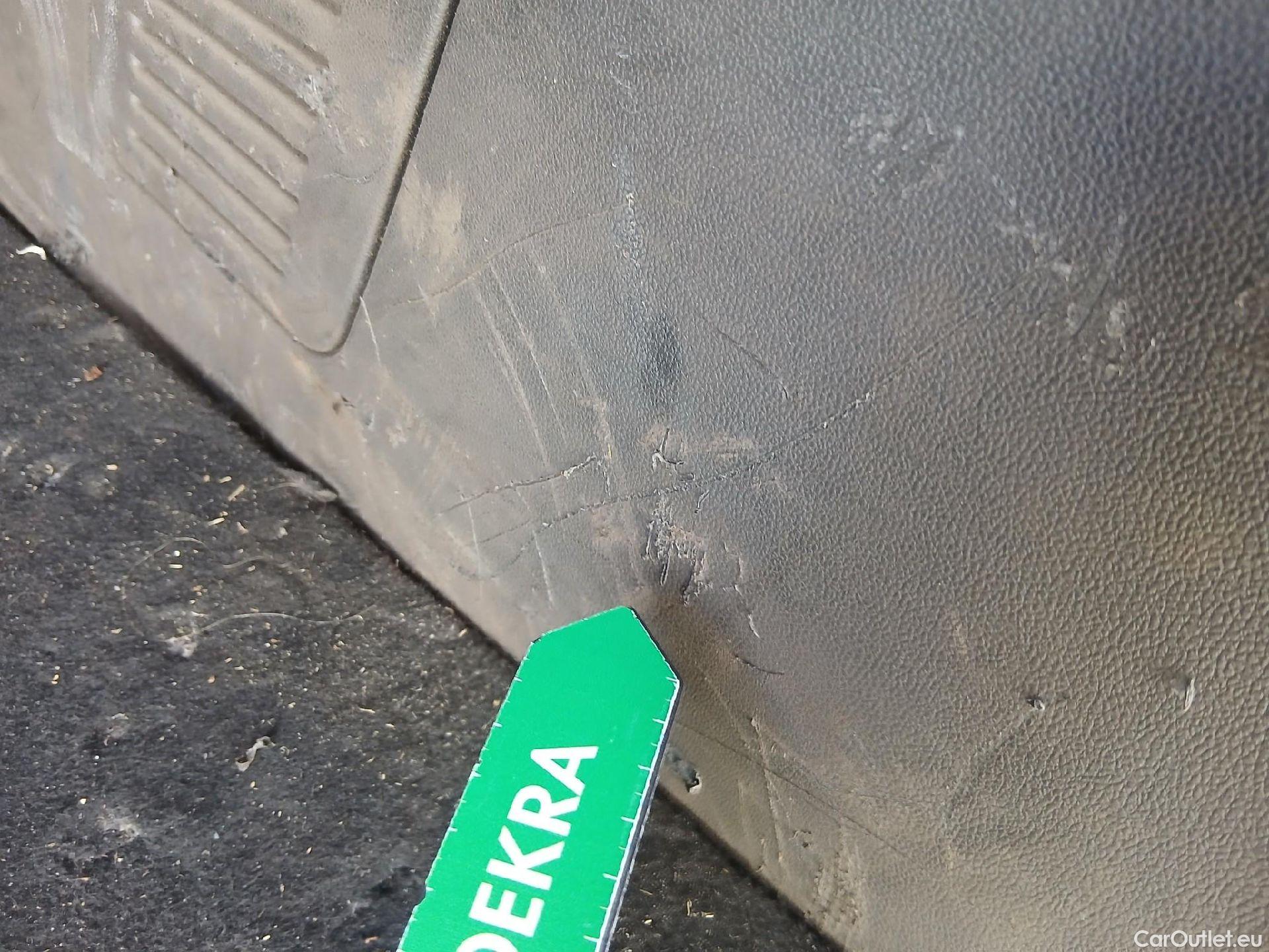  Renault  Captur RENAULT  / 2017 / 5P / crossover Zen TCe 66kW (90CV) -18 (CX) #50