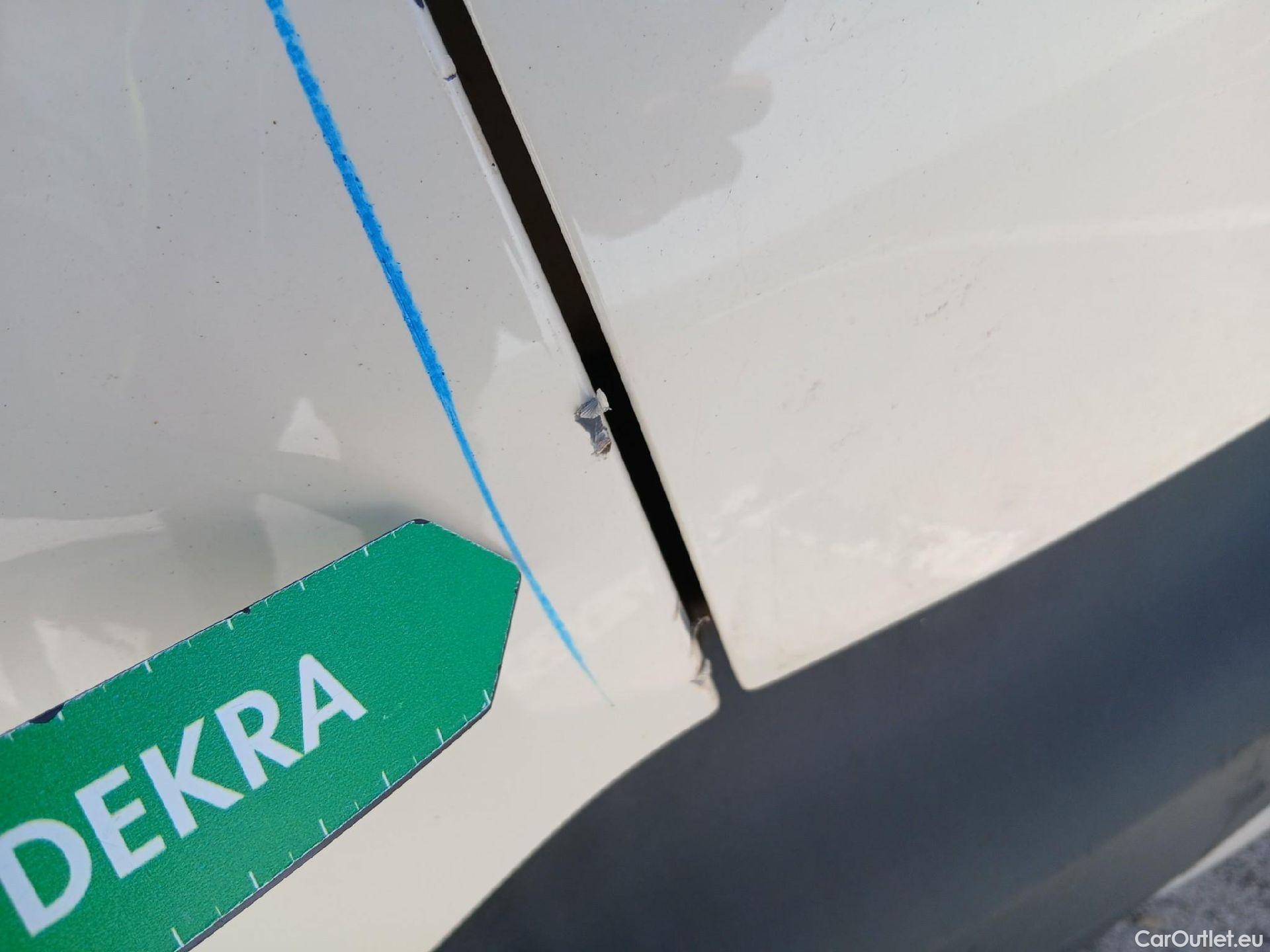  Renault  Captur RENAULT  / 2017 / 5P / crossover Zen TCe 66kW (90CV) -18 (CX) #39