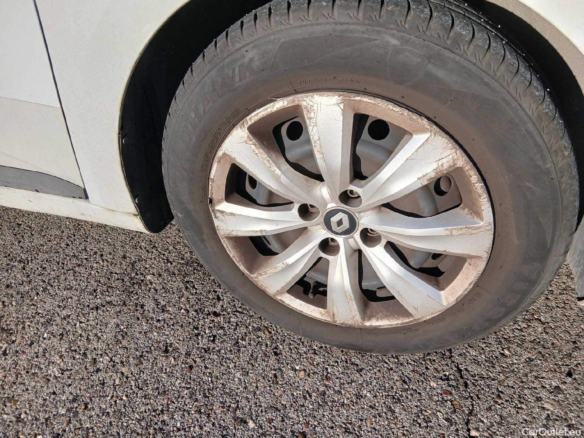  Renault  Clio RENAULT  / 2019 / 5P / berlina con portón Business TCe 74 kW (100CV) GLP #29