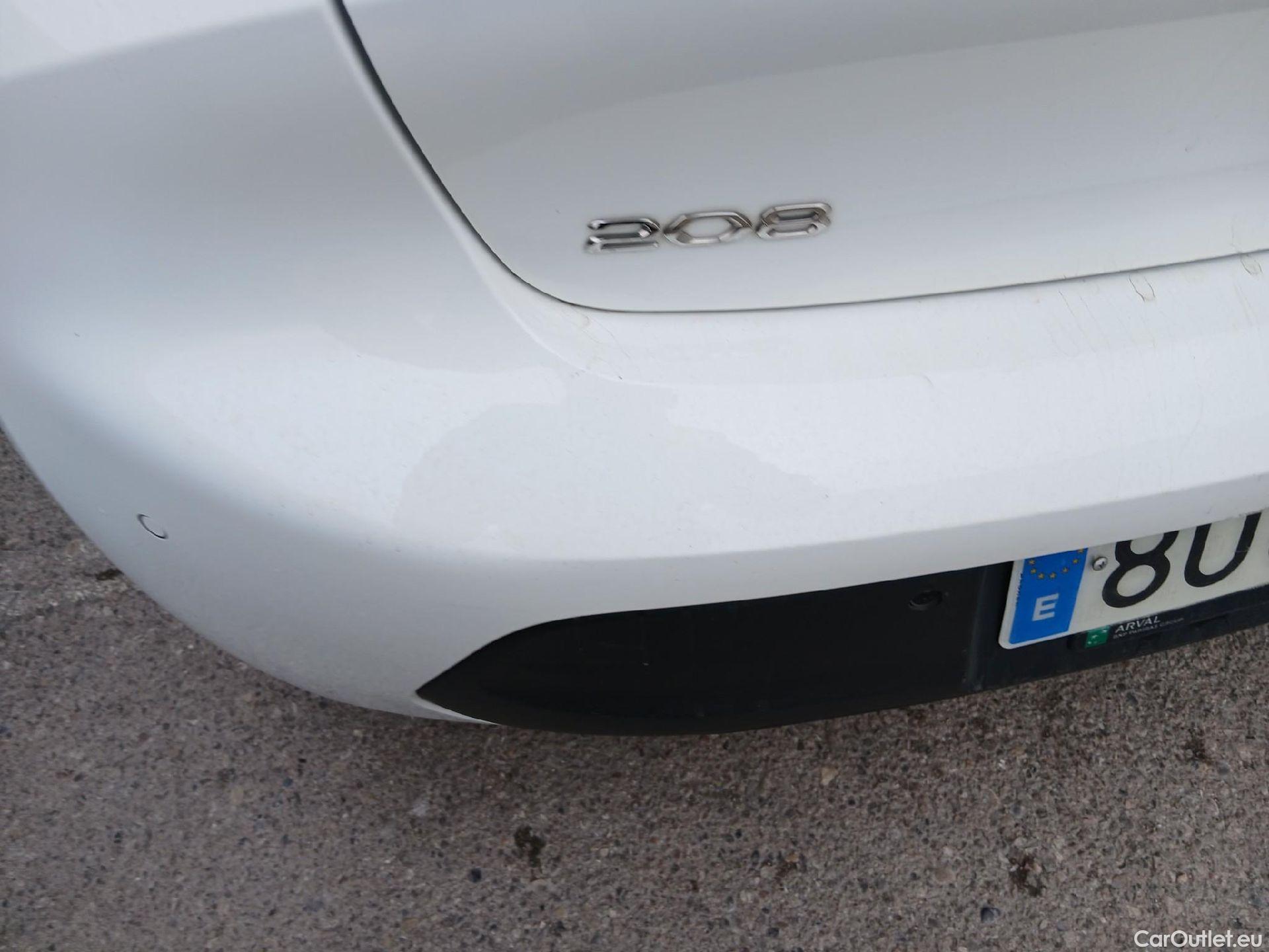  Peugeot  208 PEUGEOT  / 2019 / 5P / berlina con portón BlueHDi 73kW (100CV) Active Pack (AC2) #16