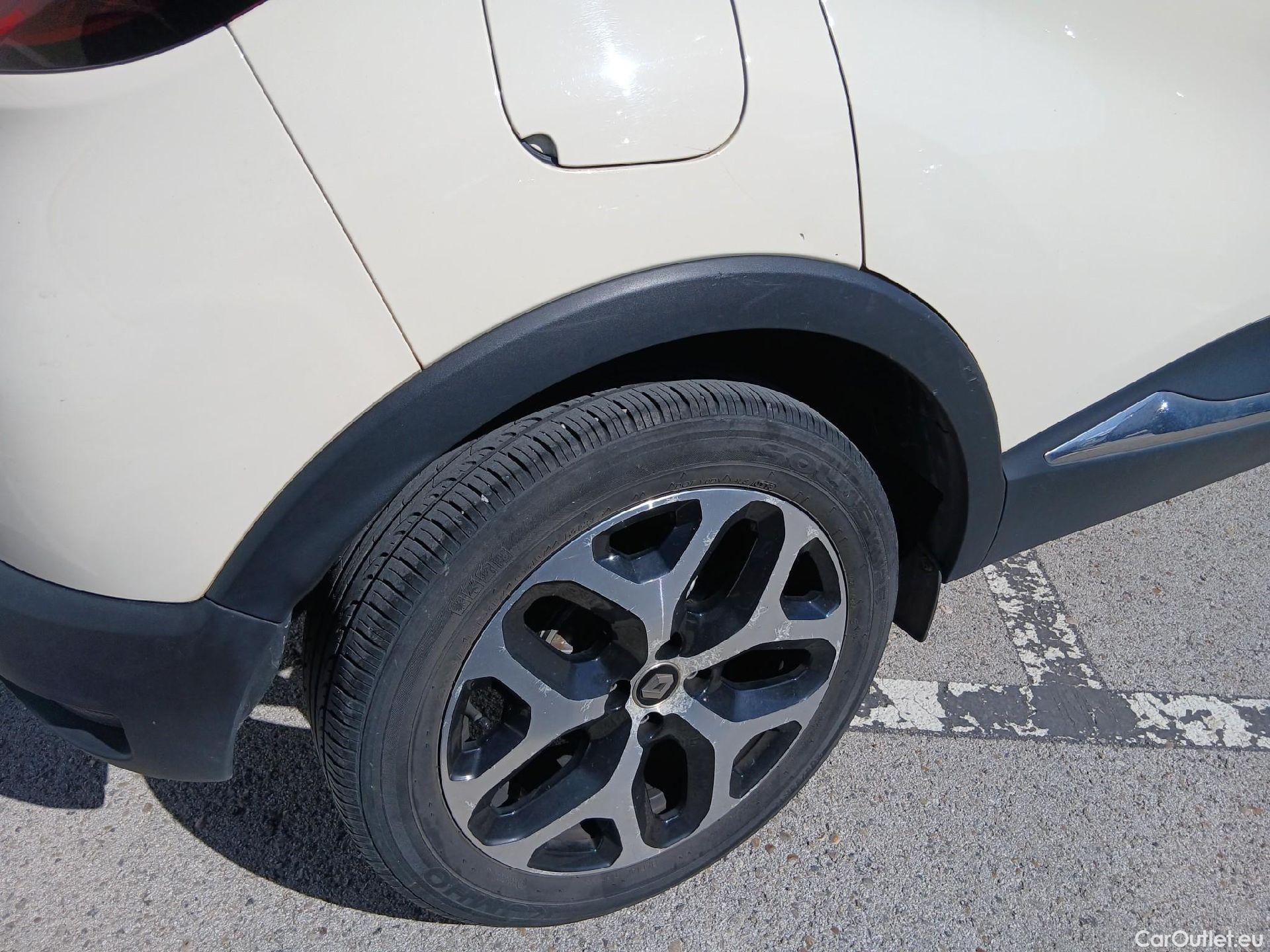  Renault  Captur RENAULT  / 2017 / 5P / crossover Zen TCe 66kW (90CV) -18 (CX) #58