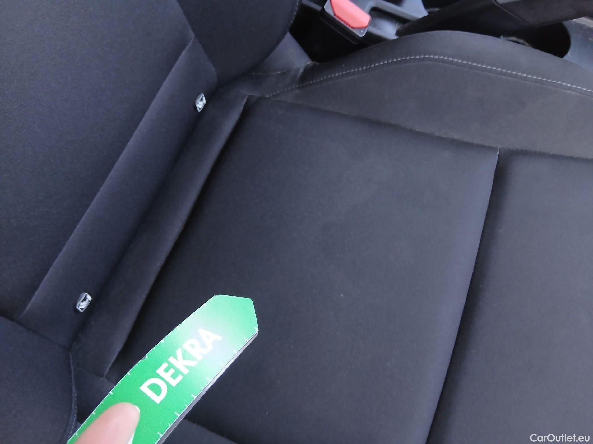  Renault  Clio RENAULT  / 2019 / 5P / berlina con portón Business TCe 74 kW (100CV) GLP #12