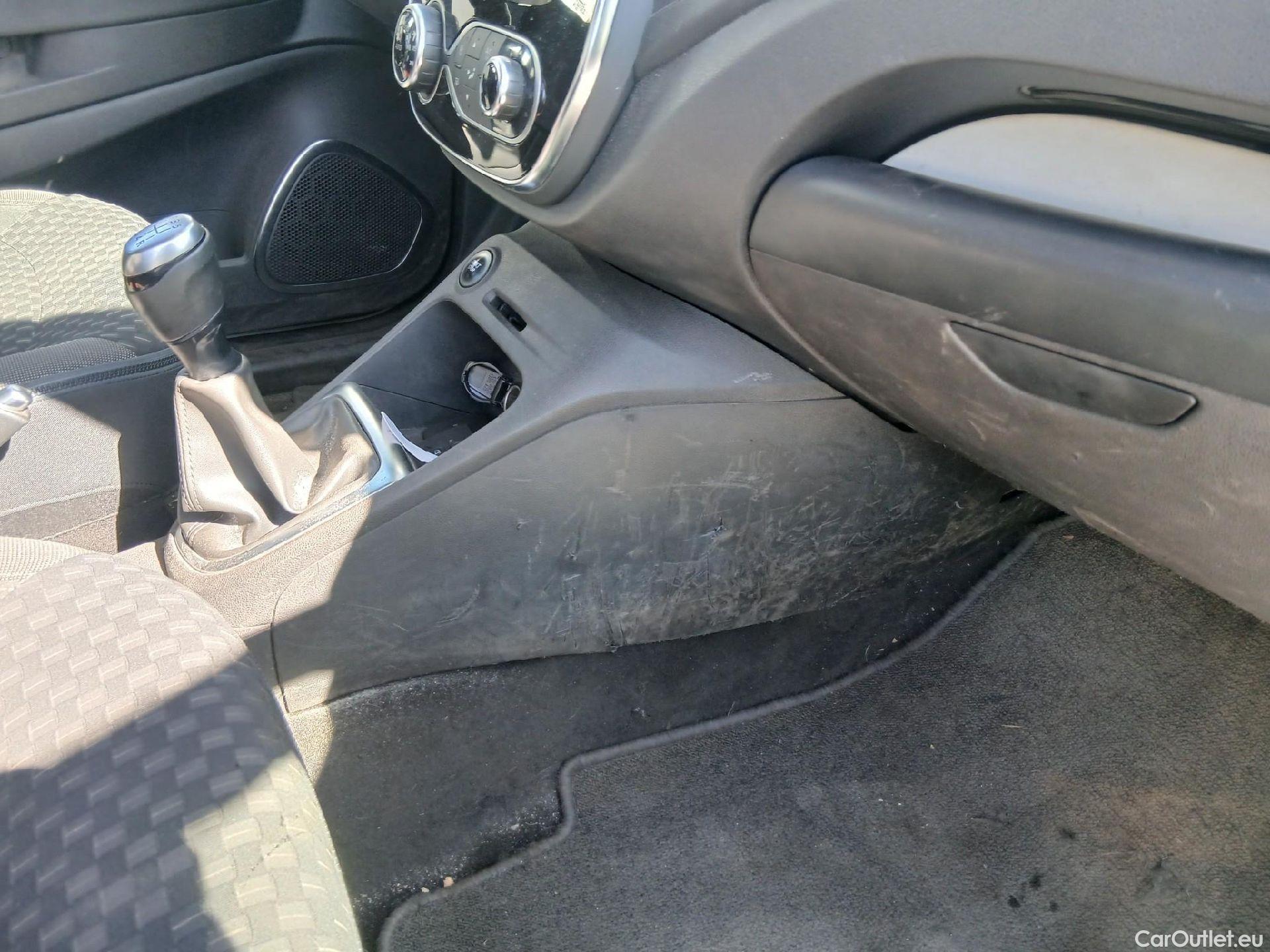  Renault  Captur RENAULT  / 2017 / 5P / crossover Zen TCe 66kW (90CV) -18 (CX) #80