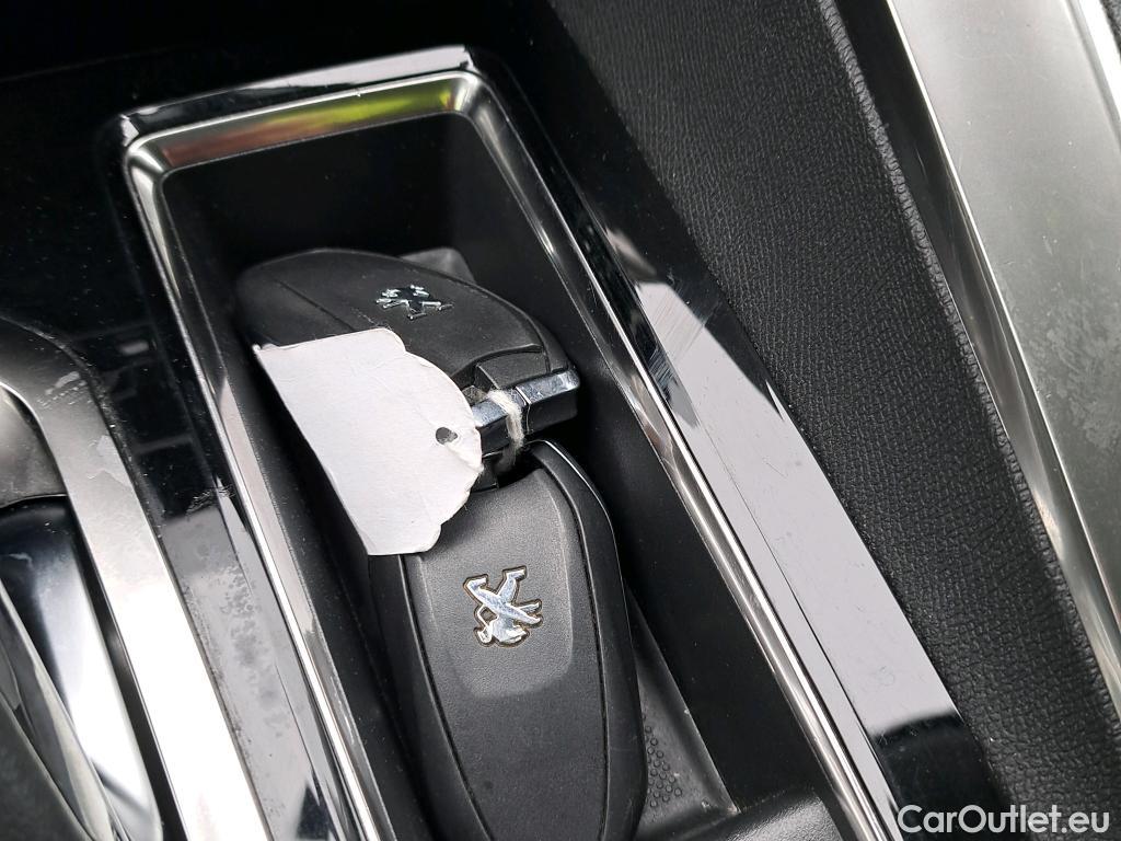  Peugeot  3008 PEUGEOT  / 2020 / 5P / todoterreno 1.5 BlueHDi 96kW (130CV) S&S Allure EAT8 #39