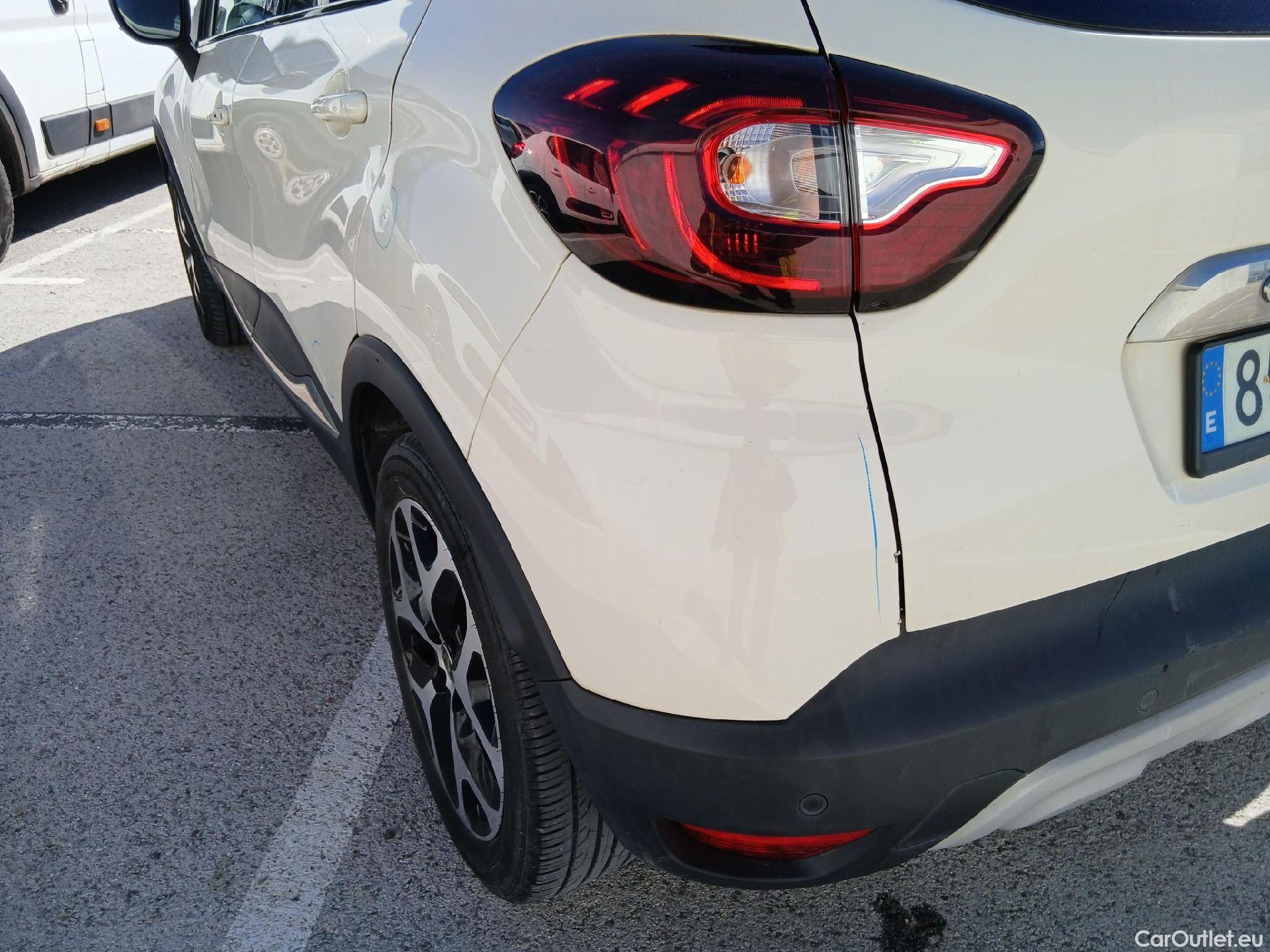 Renault  Captur RENAULT  / 2017 / 5P / crossover Zen TCe 66kW (90CV) -18 (CX) #40