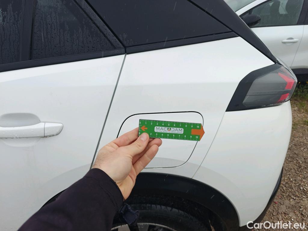  Peugeot  2008 PEUGEOT  / 2019 / 5P / todoterreno Allure Pack BlueHDI 81kW (110CV) (AC) #18