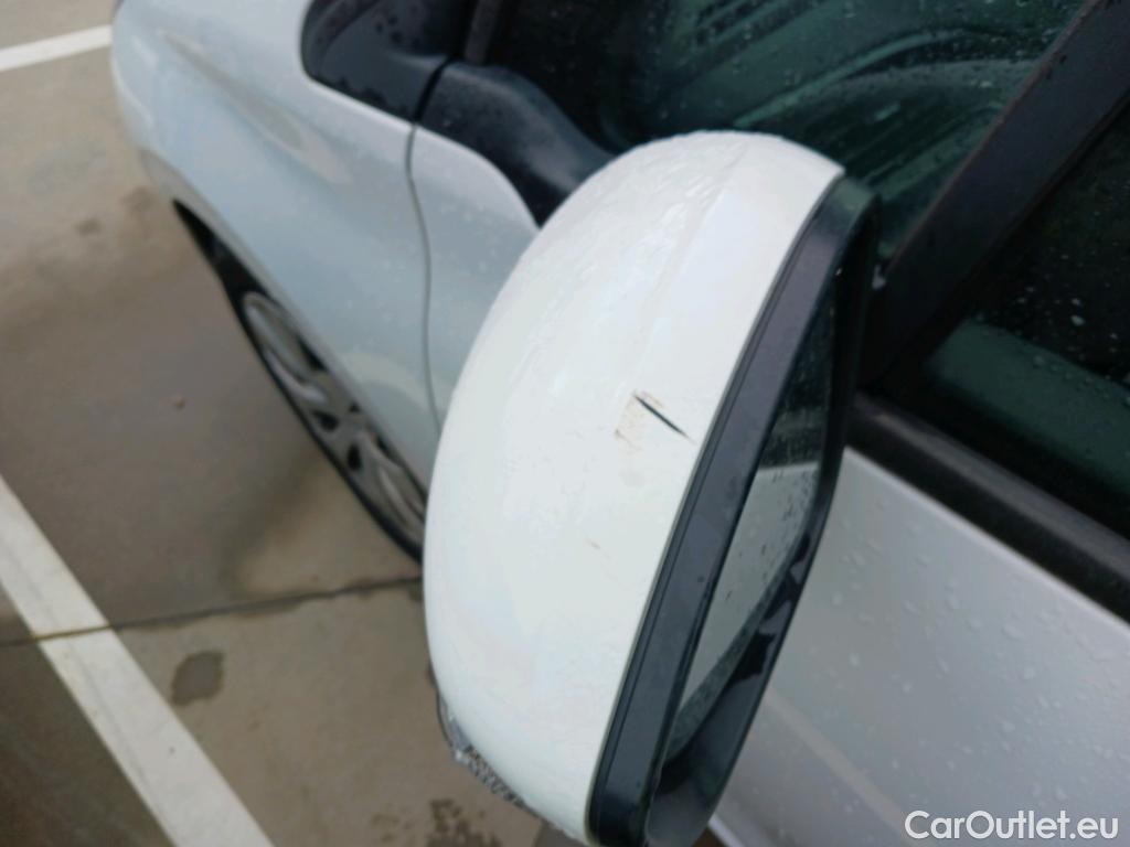  Peugeot  208 PEUGEOT  5p 1G berlina con portón 5P ACTIVE 1.6 BlueHDi 75 #9